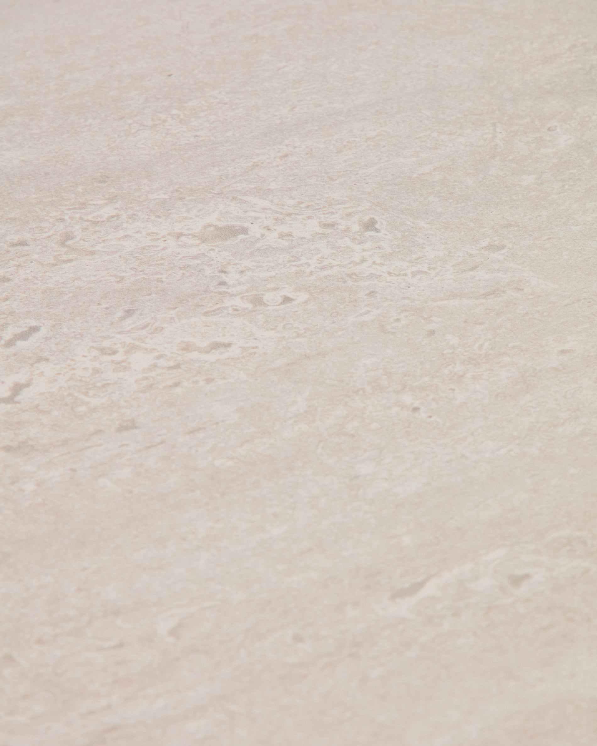 Outdoor-Tisch Mirtia aus Aluminium in Holzoptik und gesintertem Stein 240 x 110 cm in Ecru präsentiert im Onlineshop von KAQTU Design AG. Gartentisch ist von Kave Home