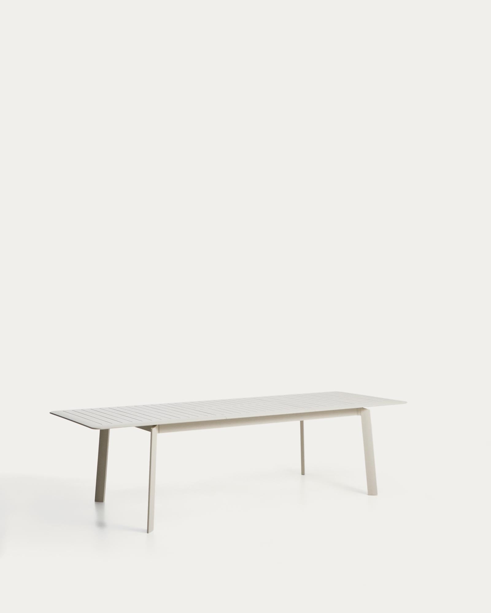 Eleganter Ausziehtisch Brela aus Aluminium in natürlichem Finish, ideal für Gartenpartys, erweiterbar von 205 auf 287 cm.