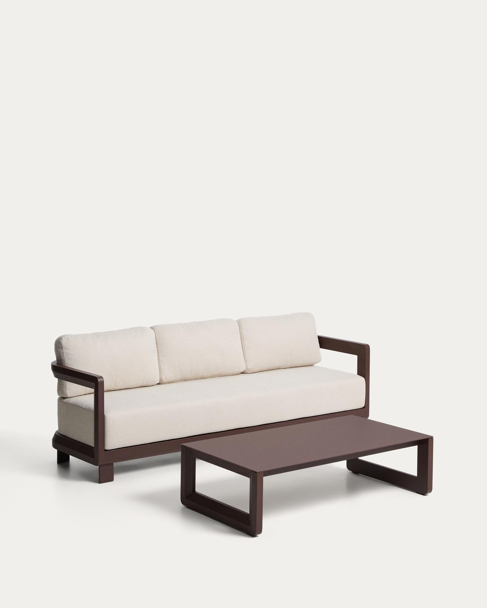 Elegantes Loungeset Nerano bestehend aus einem gemütlichen 3-Sitzer Sofa in Braun und einem modernen Aluminium-Couchtisch, ideal für den Außenbereich.
