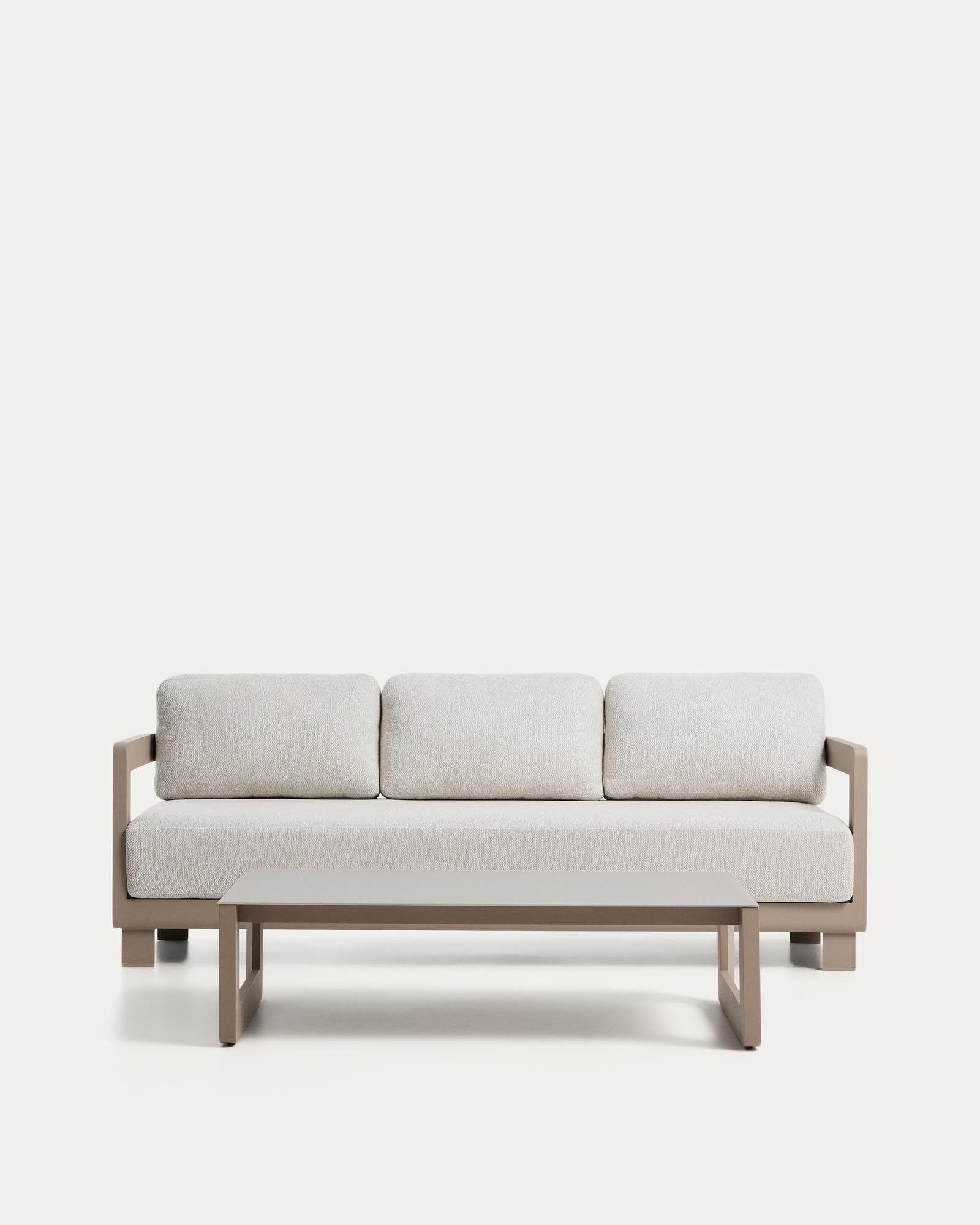 Set Nerano mit 3-Sitzer Sofa und Couchtisch aus Aluminium in Taupe in Taupe präsentiert im Onlineshop von KAQTU Design AG. Loungeset ist von Kave Home