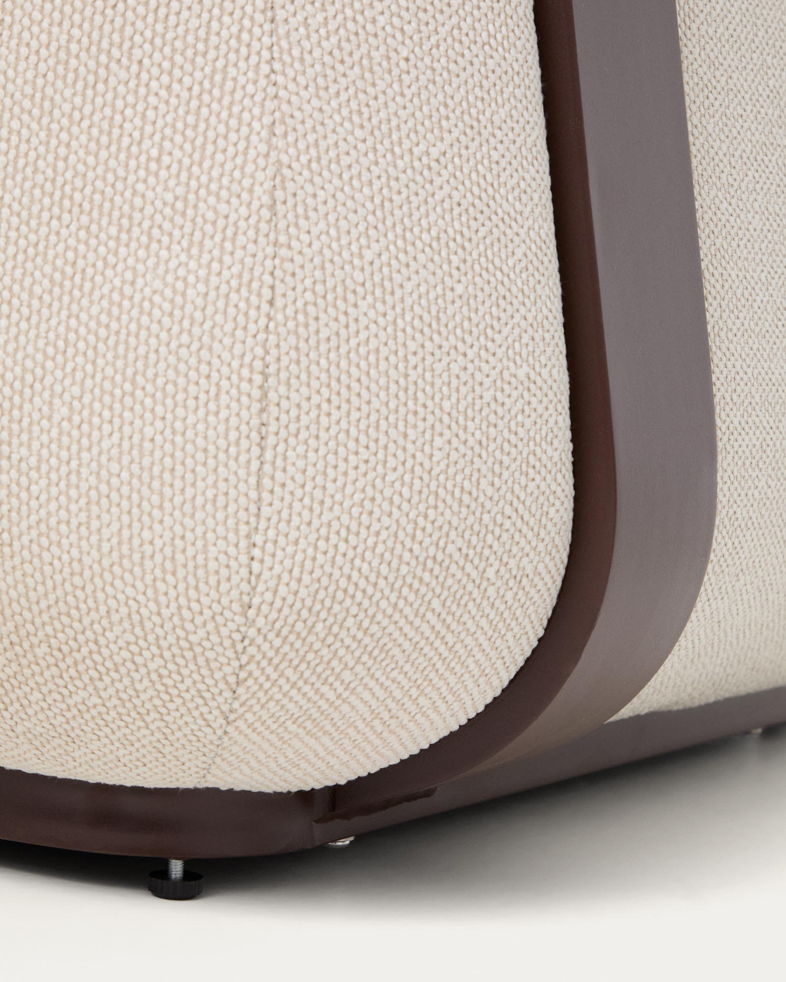 Modernes 3-Sitzer Sofa Tamaris aus langlebigem Aluminium in warmem Braun, perfekt für entspannte Stunden im Freien oder im Wohnzimmer.