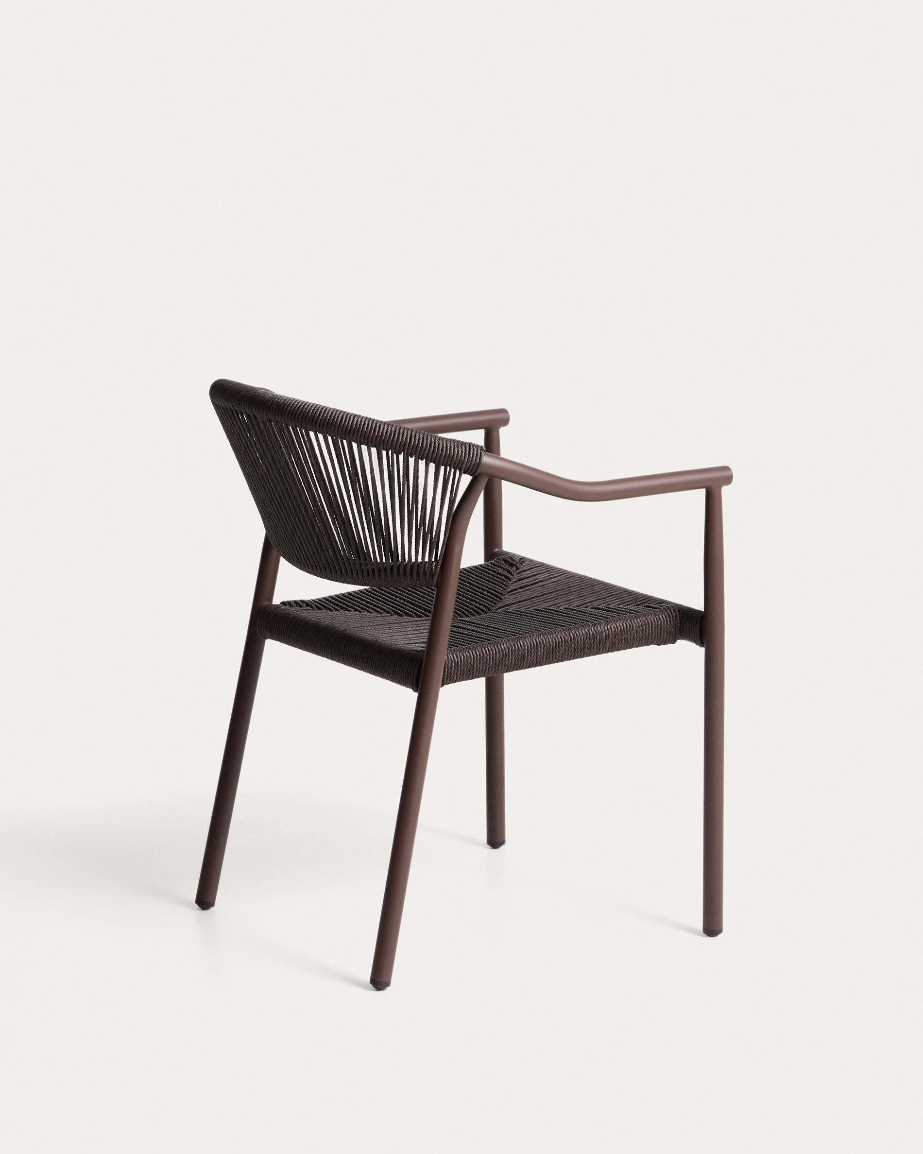 Stapelbarer Outdoor-Stuhl Livadia aus Aluminium in Braun in Braun präsentiert im Onlineshop von KAQTU Design AG. Gartenstuhl ist von Kave Home