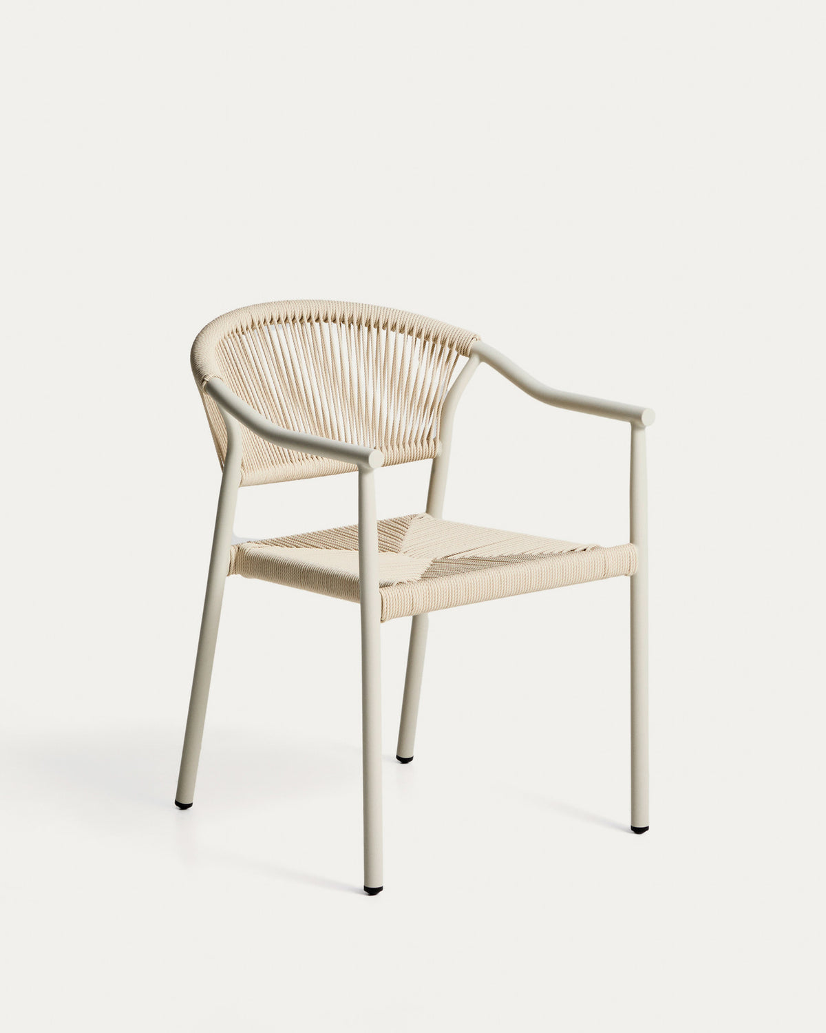 Stapelbarer Outdoor-Stuhl Livadia aus Aluminium in Ecru in Beige, Ecru, Weiss präsentiert im Onlineshop von KAQTU Design AG. Gartenstuhl ist von Kave Home