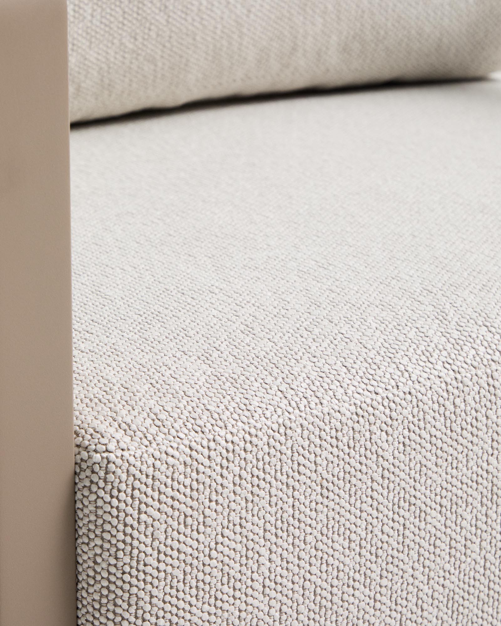Moderner Outdoor-Sessel Nerano in taupe, aus langlebigem Aluminium, perfekt für gemütliche Stunden im Freien.