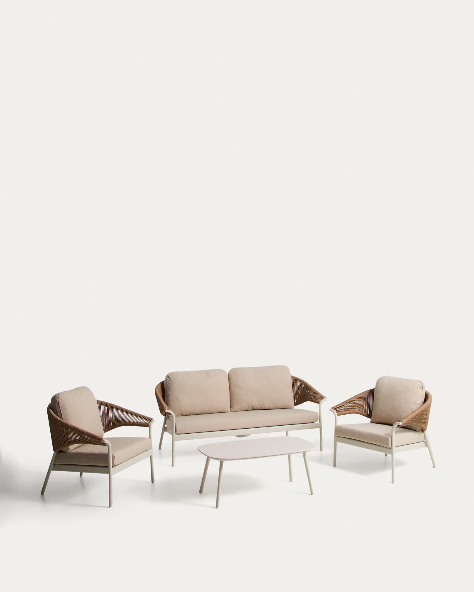 Set Zuara, bestehend aus einem 3-Sitzer-Sofa, zwei Sesseln sowie einem Outdoor-Tisch aus ecrufarbenem Aluminium und braunem Synthetikseil in Ecru präsentiert im Onlineshop von KAQTU Design AG. Loungeset ist von Kave Home