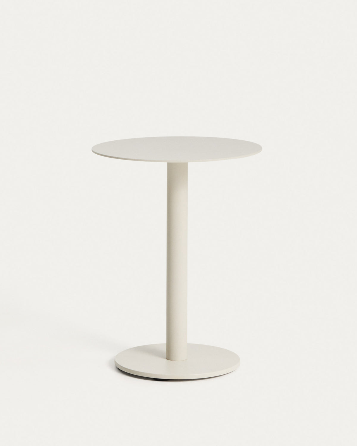 Beistelltisch Asinara aus ecrufarbenem Aluminium, Ø 40 cm in Ecru, Beige, Weiss präsentiert im Onlineshop von KAQTU Design AG. Beistelltisch Outdoor ist von Kave Home