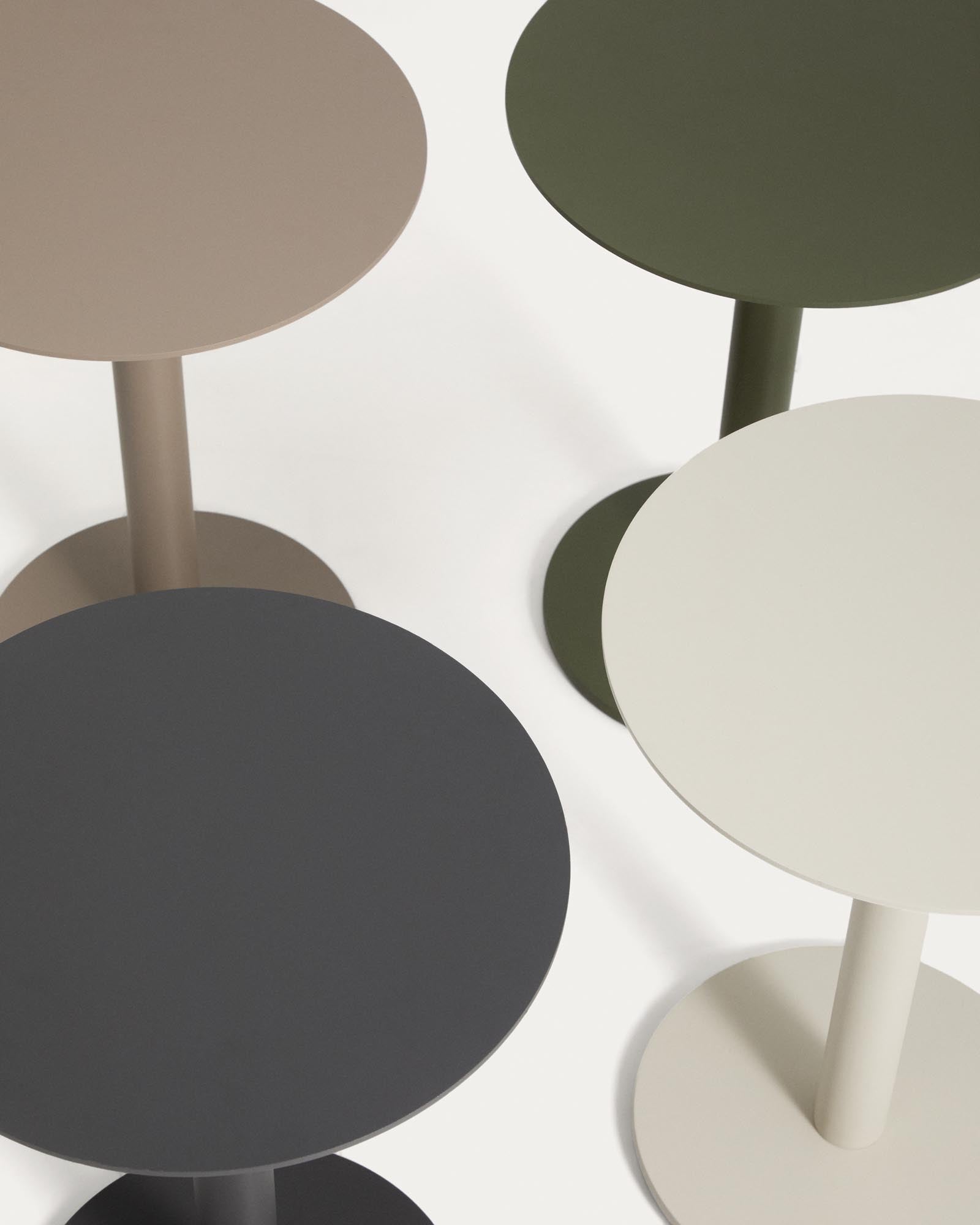 Eleganter taupefarbener Beistelltisch Asinara aus Aluminium, Ø 40 cm, ideal für Garten und Terrasse, vereint Stil und Funktionalität.
