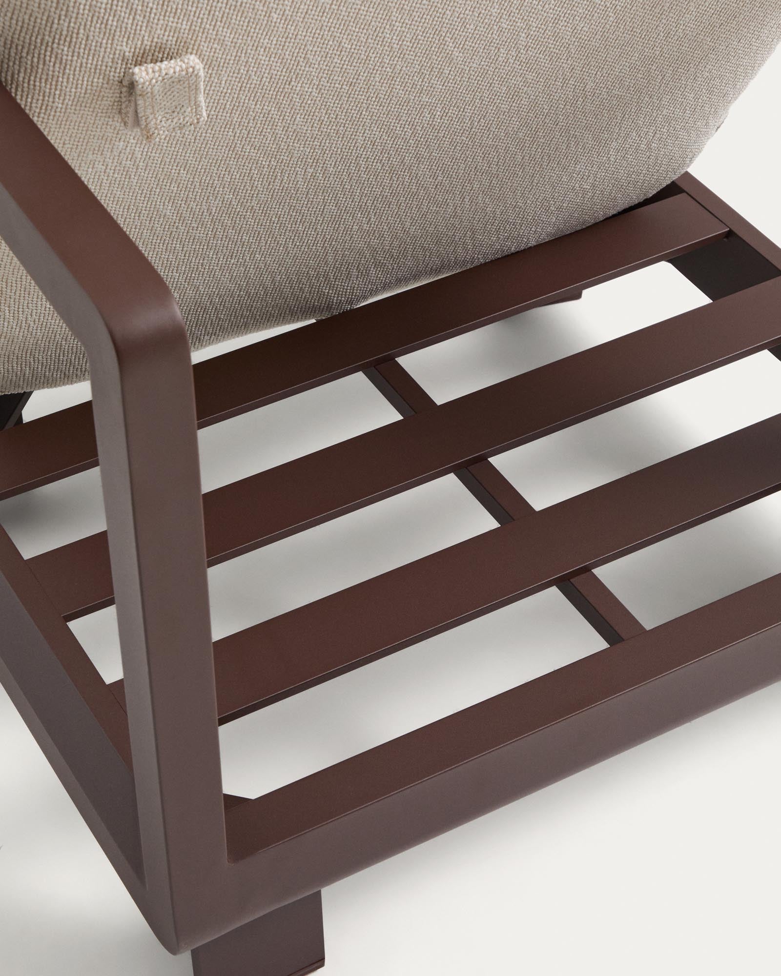 Modernes Loungeset Nerano mit großzügigem 5-Sitzer-Ecksofa, einem komfortablen Sessel und einem eleganten Couchtisch aus Glas und Aluminium.