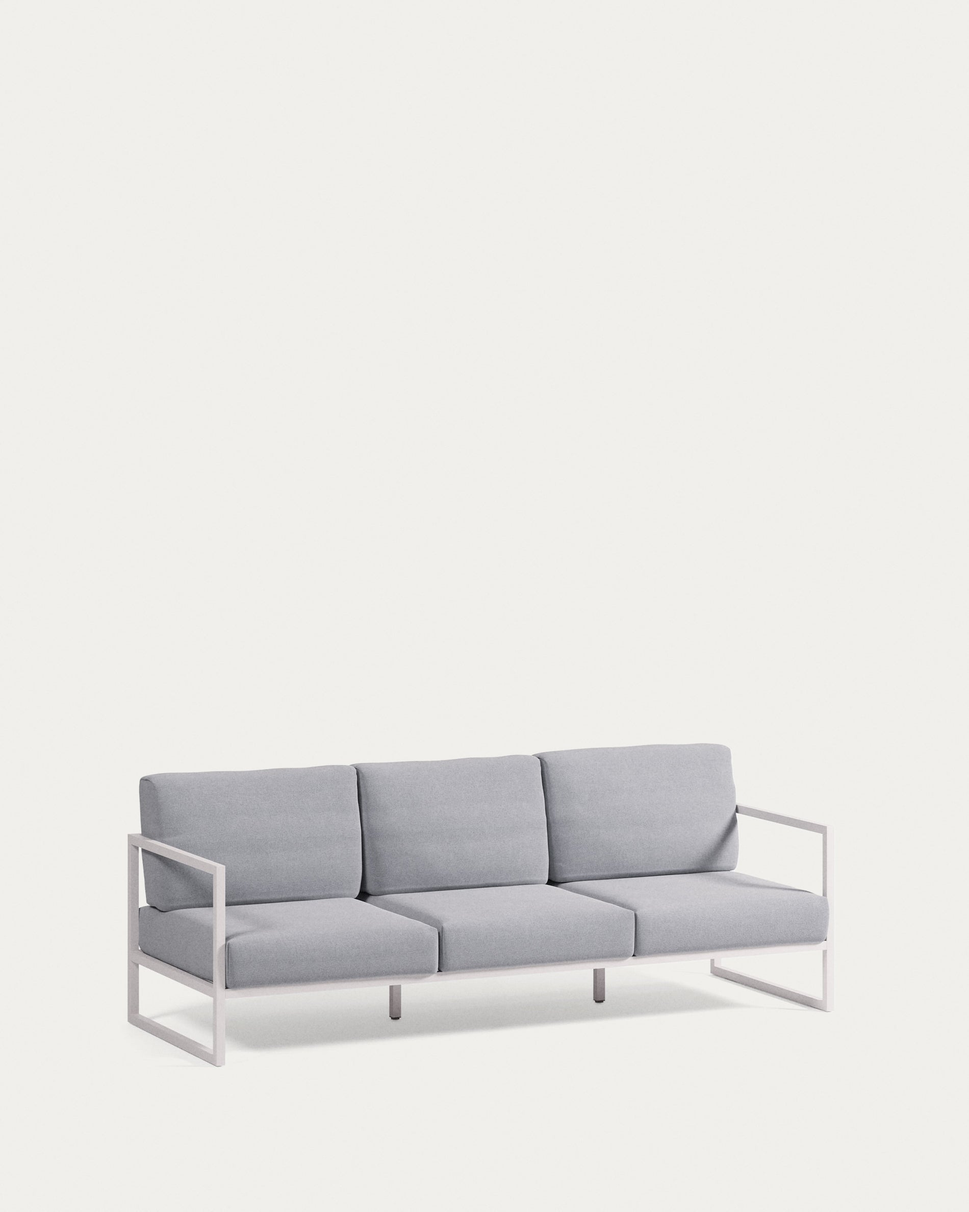 Comova 3-Sitzer-Sofa 100% outdoor blau und Aluminium weiß 222 cm in Blau präsentiert im Onlineshop von KAQTU Design AG. Loungesofa ist von Kave Home