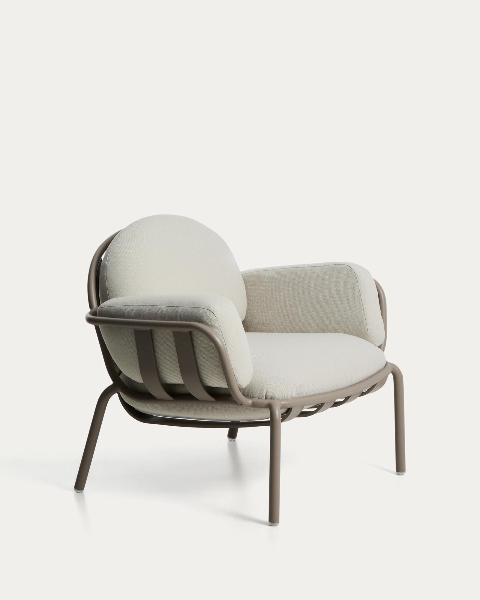 Outdoor-Sessel Joncols aus taupefarben lackiertem Aluminium mit beigen Kissen in Taupe präsentiert im Onlineshop von KAQTU Design AG. Outdoor-Sessel ist von Kave Home
