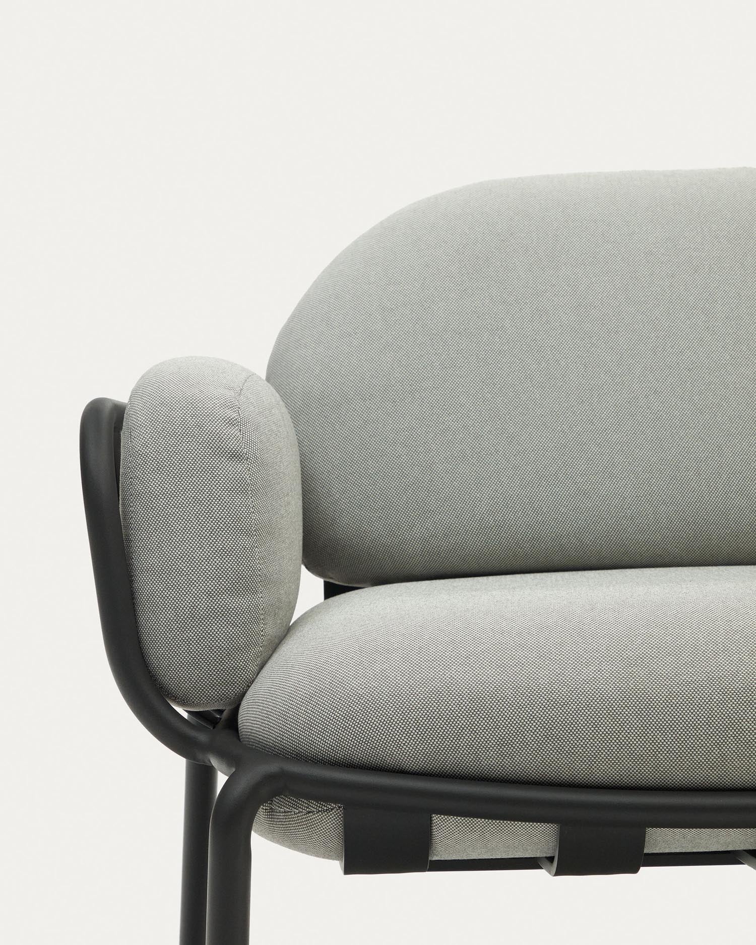 Modernes Joncols 3-Sitzer-Gartensofa aus robustem Aluminium mit grauem Finish. Ideal für entspannte Stunden im Freien.