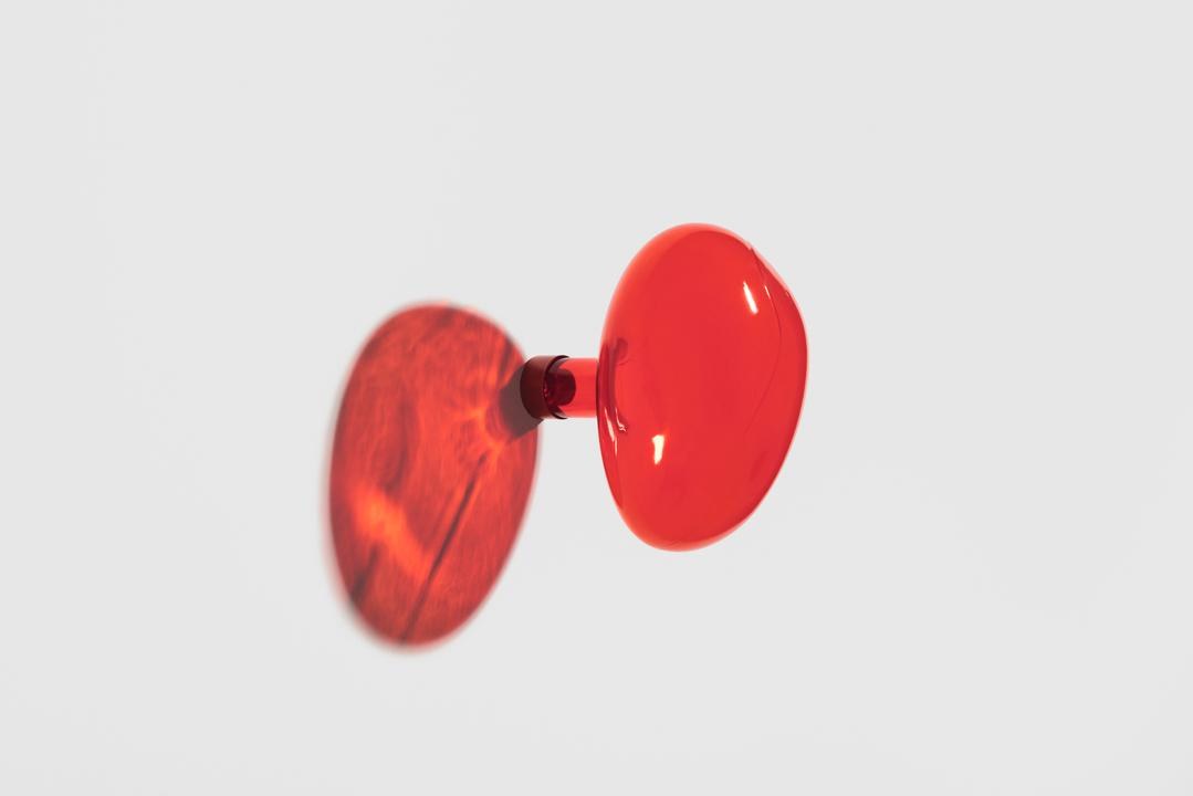 Grosser Kleiderhaken Bubble von Petite Friture aus mundgeblasenem, lackiertem Glas in Limette mit Stahl-Befestigungssystem.
