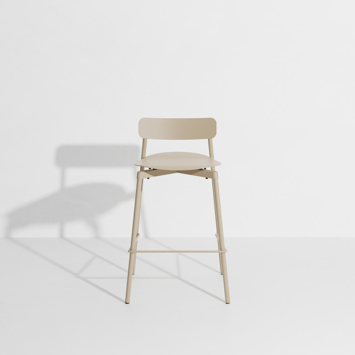 Barhocker Fromme aus schwarzem Aluminium mit mattierter, grained anti-UV-Pulverbeschichtung, schlanke Silhouette, Sitzhöhe 65cm.