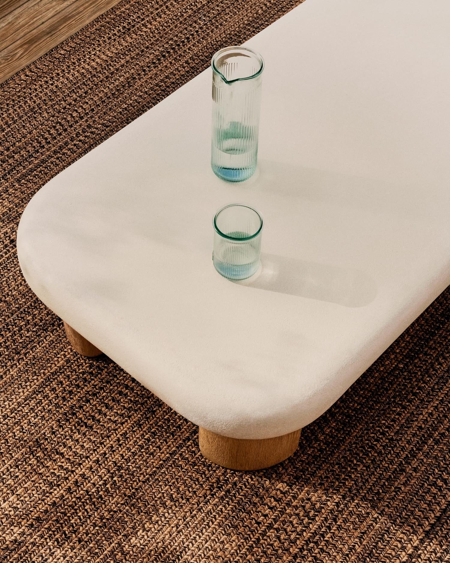 Milma Krug aus transparentem Recyclingglas in Klar präsentiert im Onlineshop von KAQTU Design AG. Krug ist von Kave Home