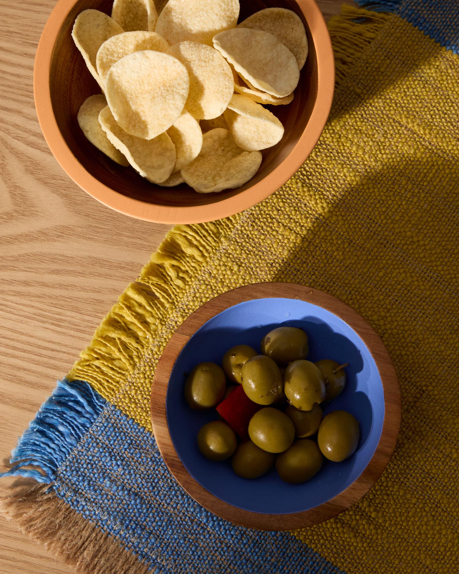 Set aus 2 mehrfarbigen Schalen Zairin aus Akazienholz, FSC 100 % in Mehrfarbig präsentiert im Onlineshop von KAQTU Design AG. Schale ist von Kave Home