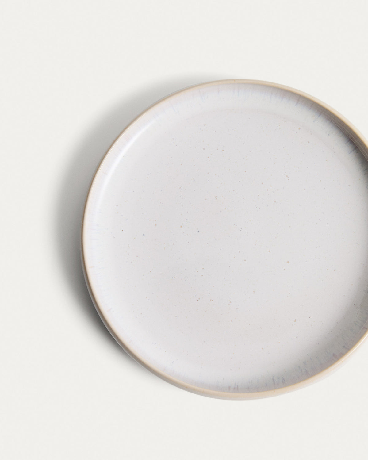 Dessertteller Uilo aus Keramik in Weiss in Weiss präsentiert im Onlineshop von KAQTU Design AG. Dessertteller ist von Kave Home