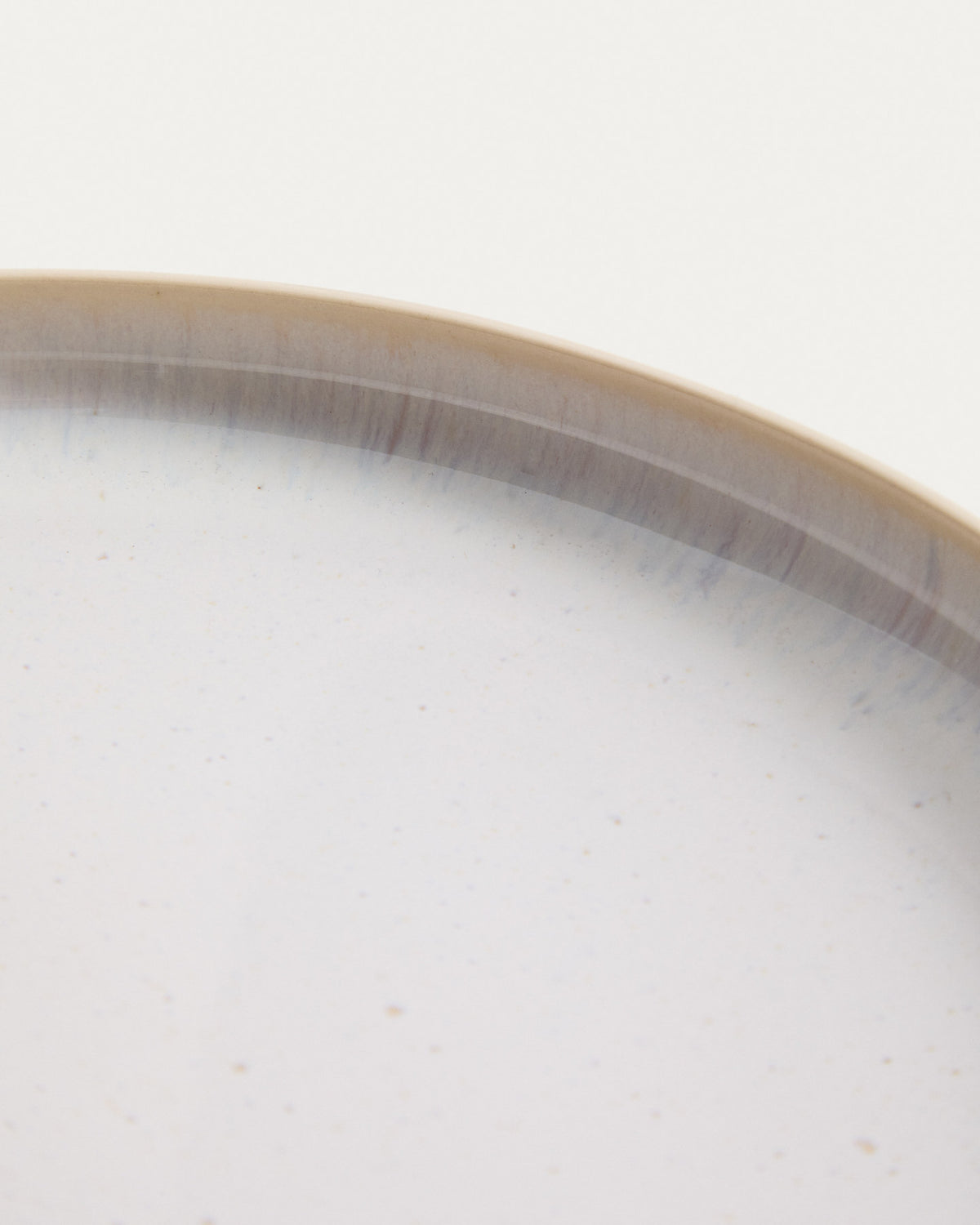 Dessertteller Uilo aus Keramik in Weiss in Weiss präsentiert im Onlineshop von KAQTU Design AG. Dessertteller ist von Kave Home