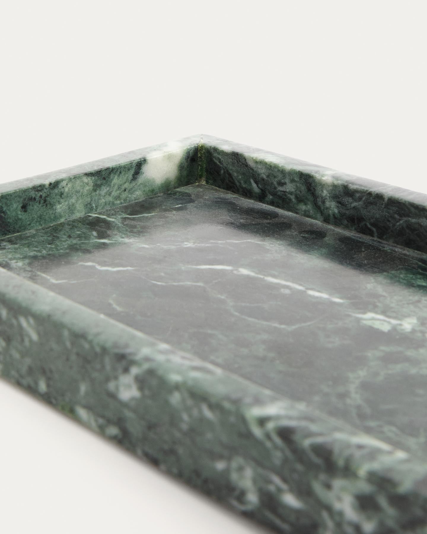 Tablett Serela aus grünem Marmor 35 x 18 cm in Grün präsentiert im Onlineshop von KAQTU Design AG. Tablett ist von Kave Home