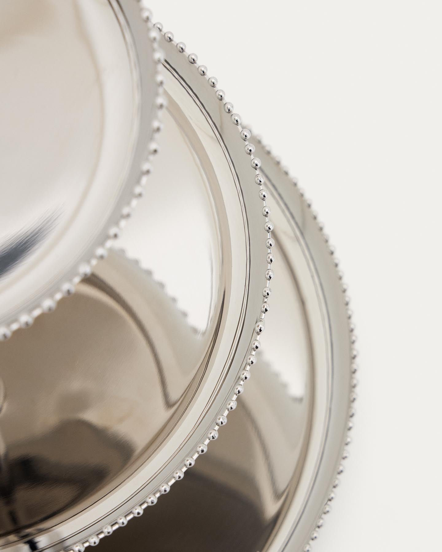 3-stöckige Etagere Nirela aus Edelstahl in Silber präsentiert im Onlineshop von KAQTU Design AG. Schale ist von Kave Home