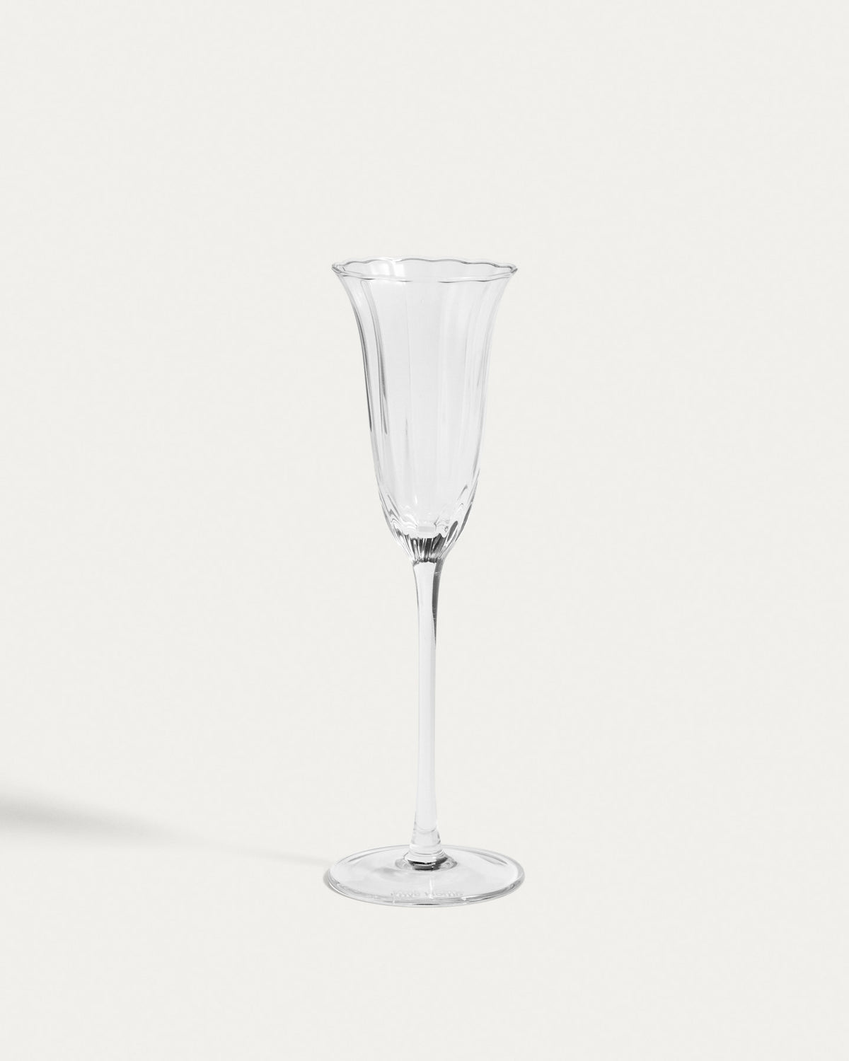 Sektglas Neia aus klarem Glas, 10 cl in Transparent präsentiert im Onlineshop von KAQTU Design AG. Champagner Flutes ist von Kave Home