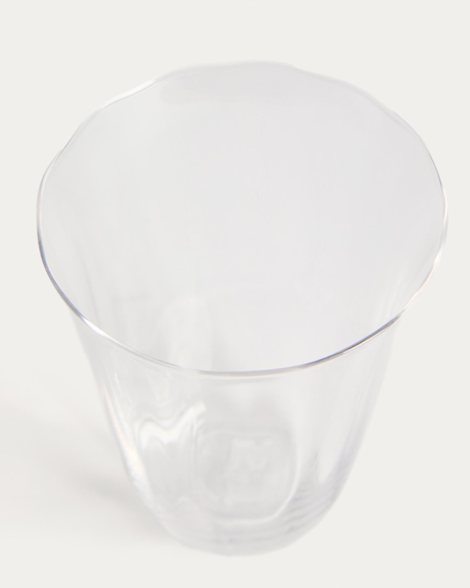 Schlichtes und modernes Wasserglas Neia aus klarem Glas, 14,5 cl, perfekt für jeden Anlass und eine ansprechende Tischgestaltung.