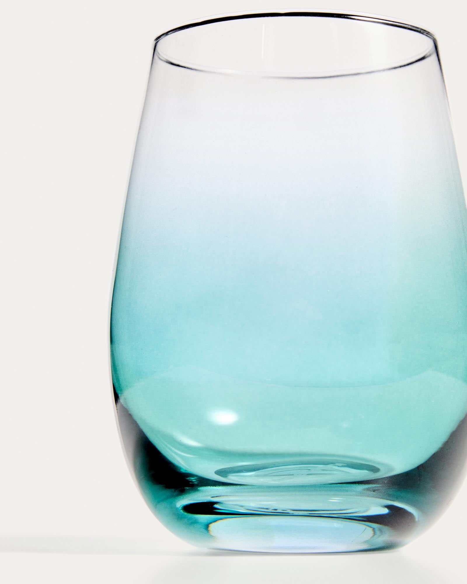 Elegantes Wasserglas Irides in blau und klarem Glas, 42 cl, ideal für stilvolle Tischdekoration und erfrischende Getränke.