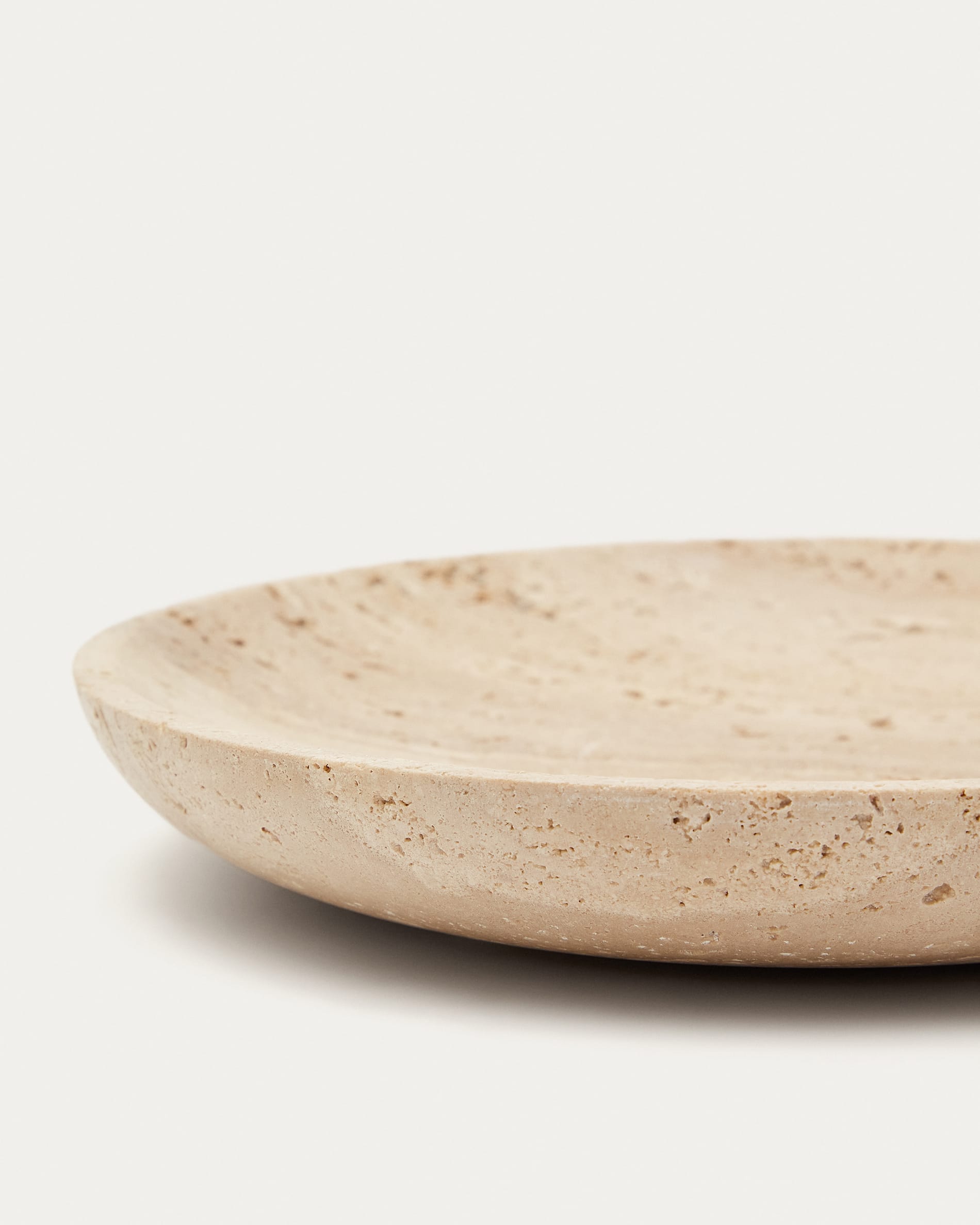 Kreativer Tischaufsatz aus edlem Travertin in Beige, der jedem Raum eine einzigartige Note verleiht. Perfekt für stilvolle Wohnkonzepte.