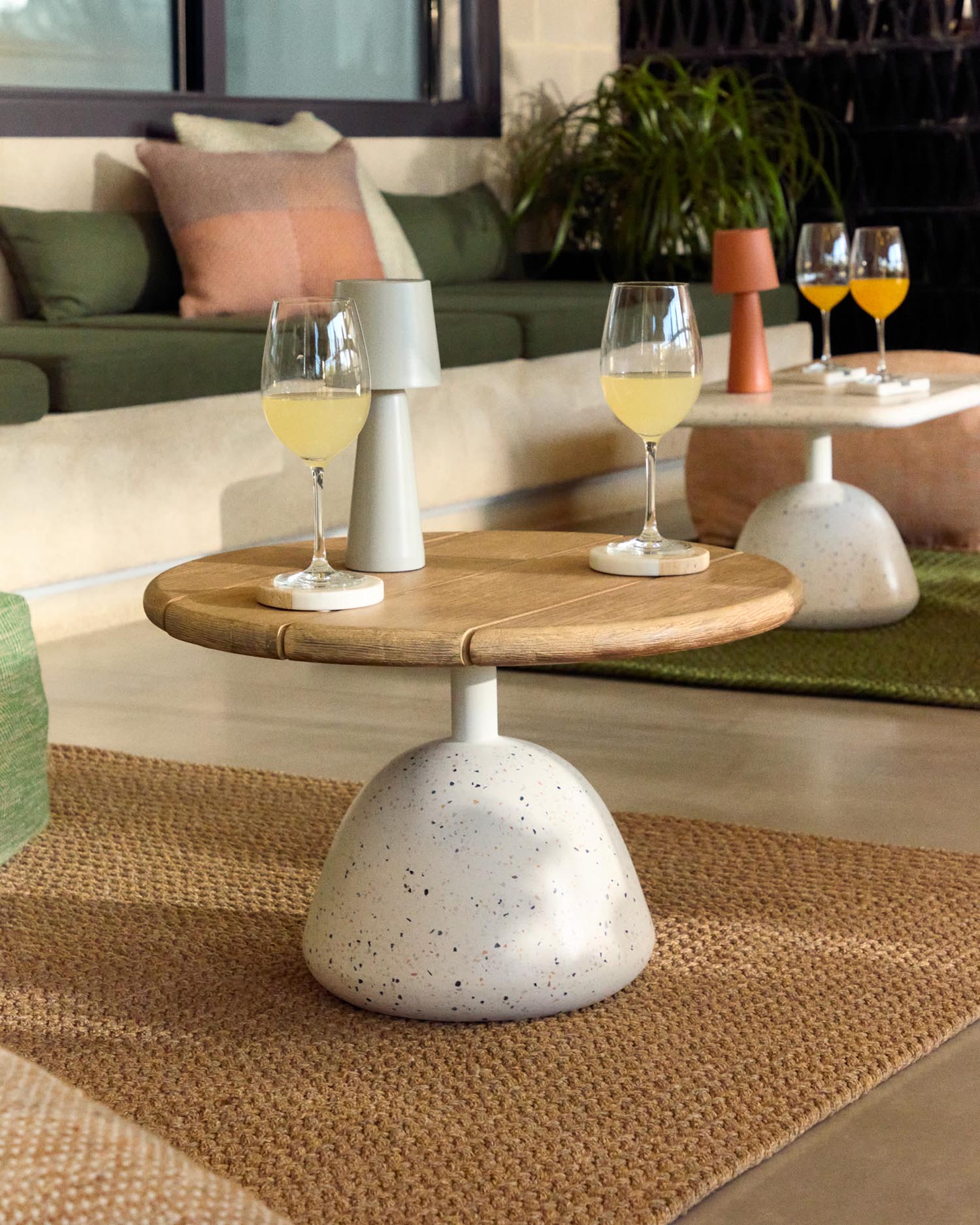 Das elegante Altira Weinglas von Kave Home, 52 cl, aus klarem Glas, bietet modernes Design und Funktionalität für Weinfreunde.