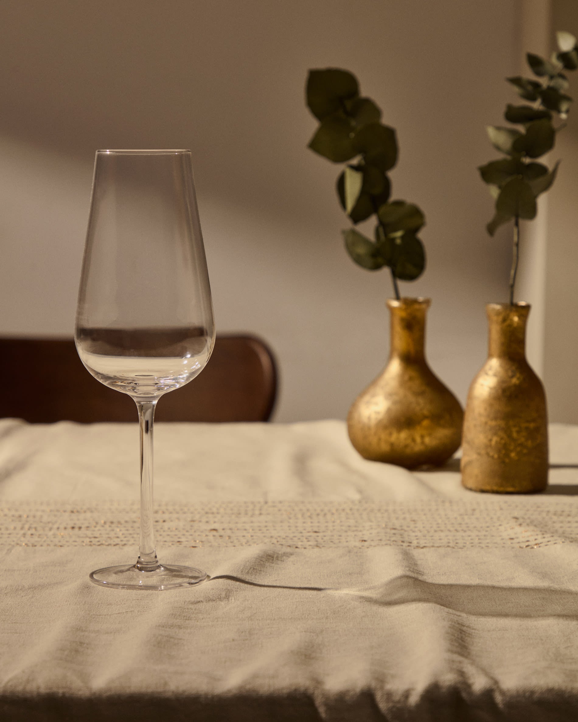 Elegantes Sektglas aus Klarglas, 26 cl, mit harmonischem Design und einzigartiger Glas-Stein-Haptik.