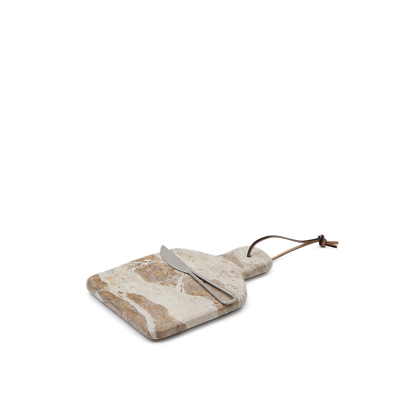 Set aus Schneidebrett klein und Suka Messer aus Marmor beige in Beige präsentiert im Onlineshop von KAQTU Design AG. Schneidebrett ist von Kave Home