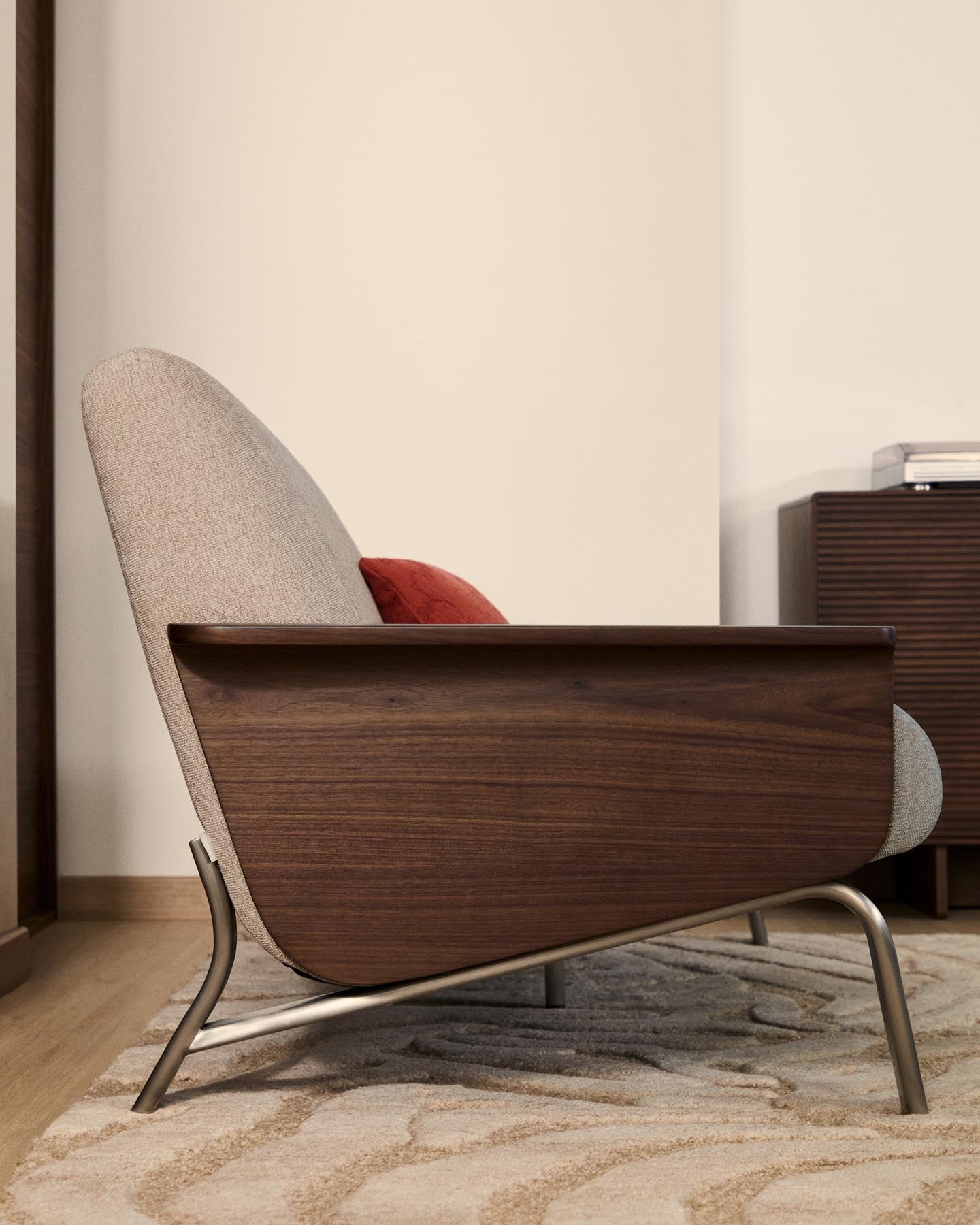 2-Sitzer-Sofa Amsen in Hellbraun aus Nussbaumsperrholz und Beinen aus em gebürsteten Edelstahl 150 cm in Hellbraun präsentiert im Onlineshop von KAQTU Design AG. 2er Sofa ist von Kave Home