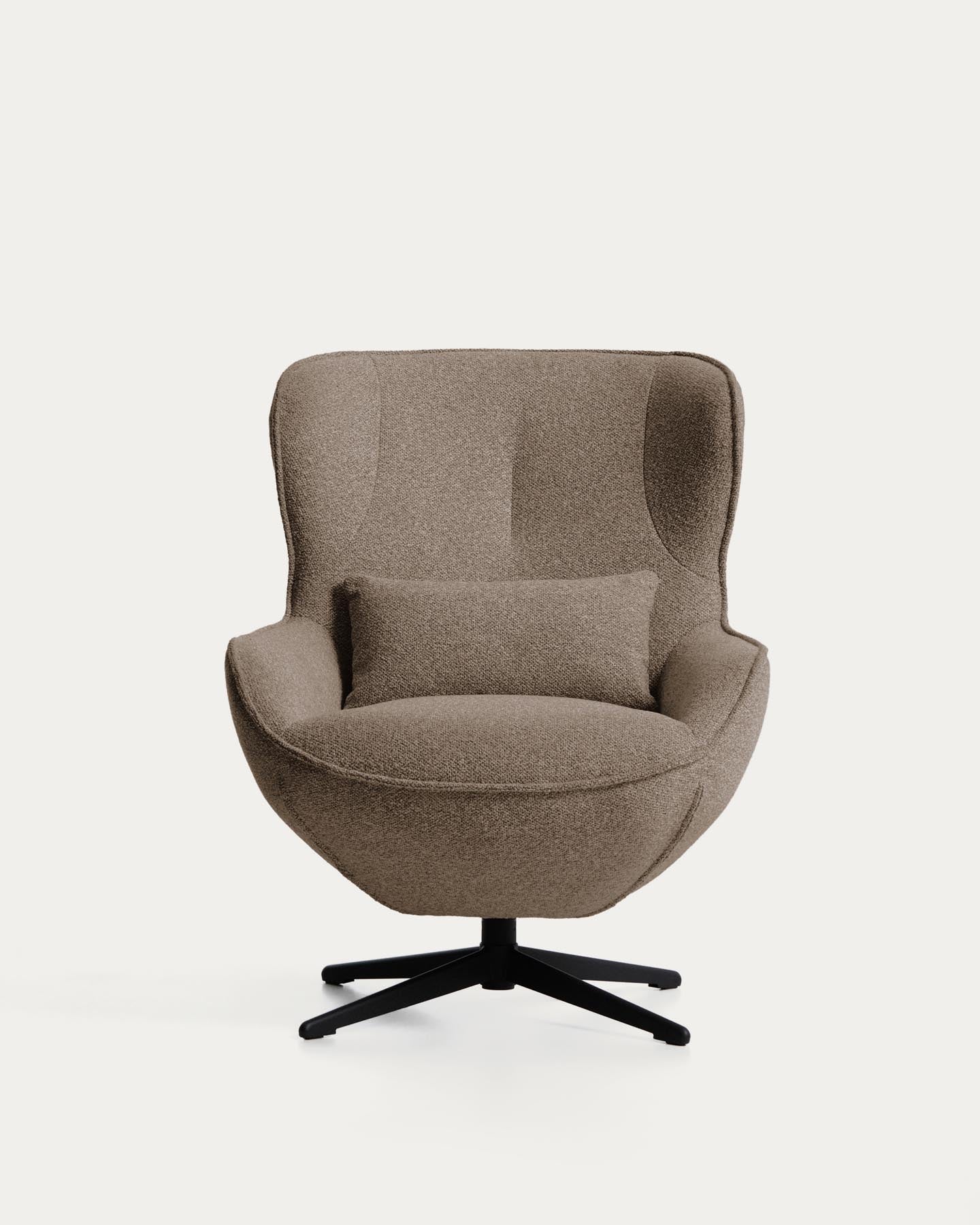 Drehsessel Sorile mit brauner Chenille und schwarz lackiertem Stahl, FSC 100 % in Braun präsentiert im Onlineshop von KAQTU Design AG. Drehsessel ist von Kave Home