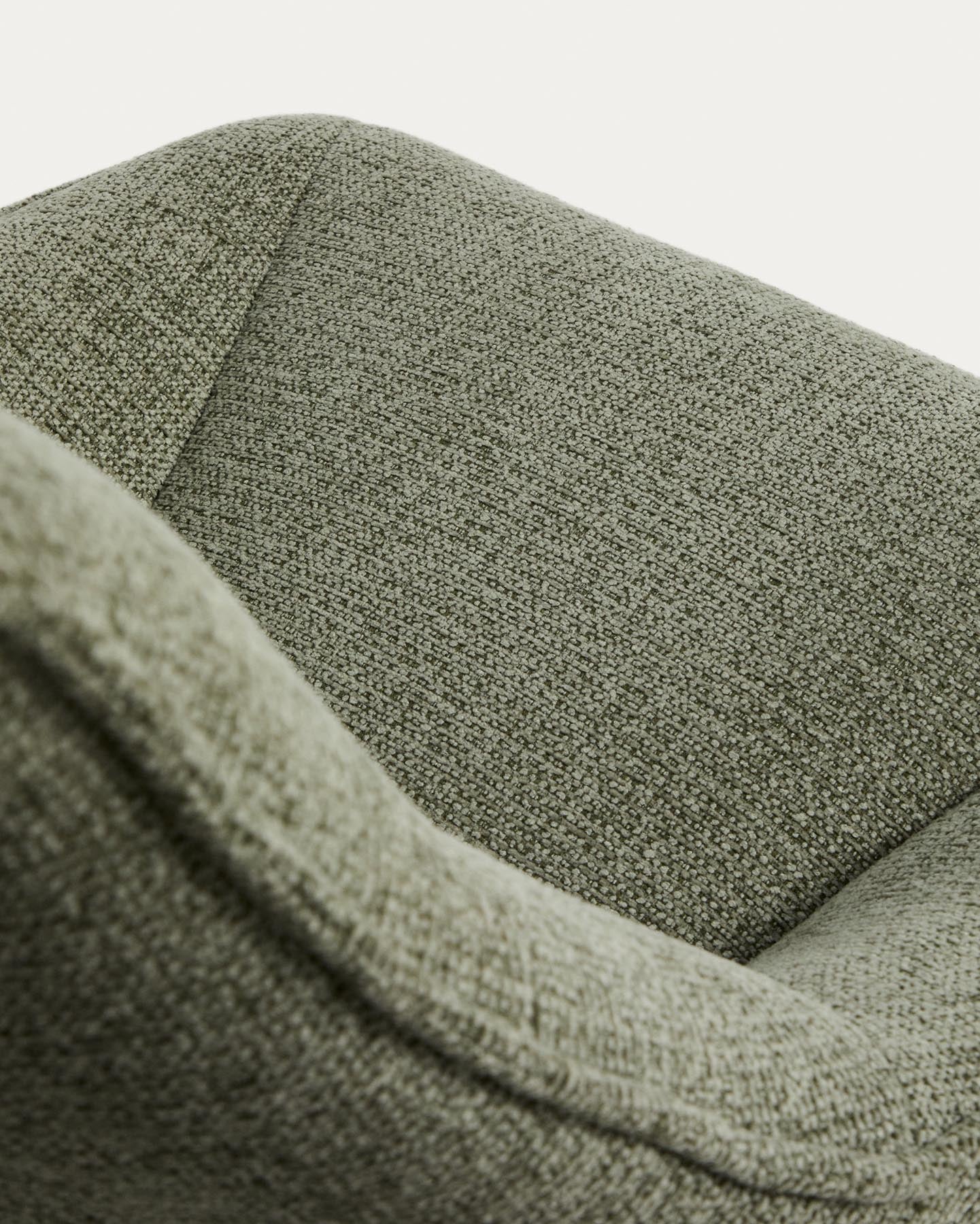 Drehsessel Dirala mit grüner Chenille und schwarz lackiertem Stahl, FSC 100 % in Hellgrün präsentiert im Onlineshop von KAQTU Design AG. Drehsessel ist von Kave Home