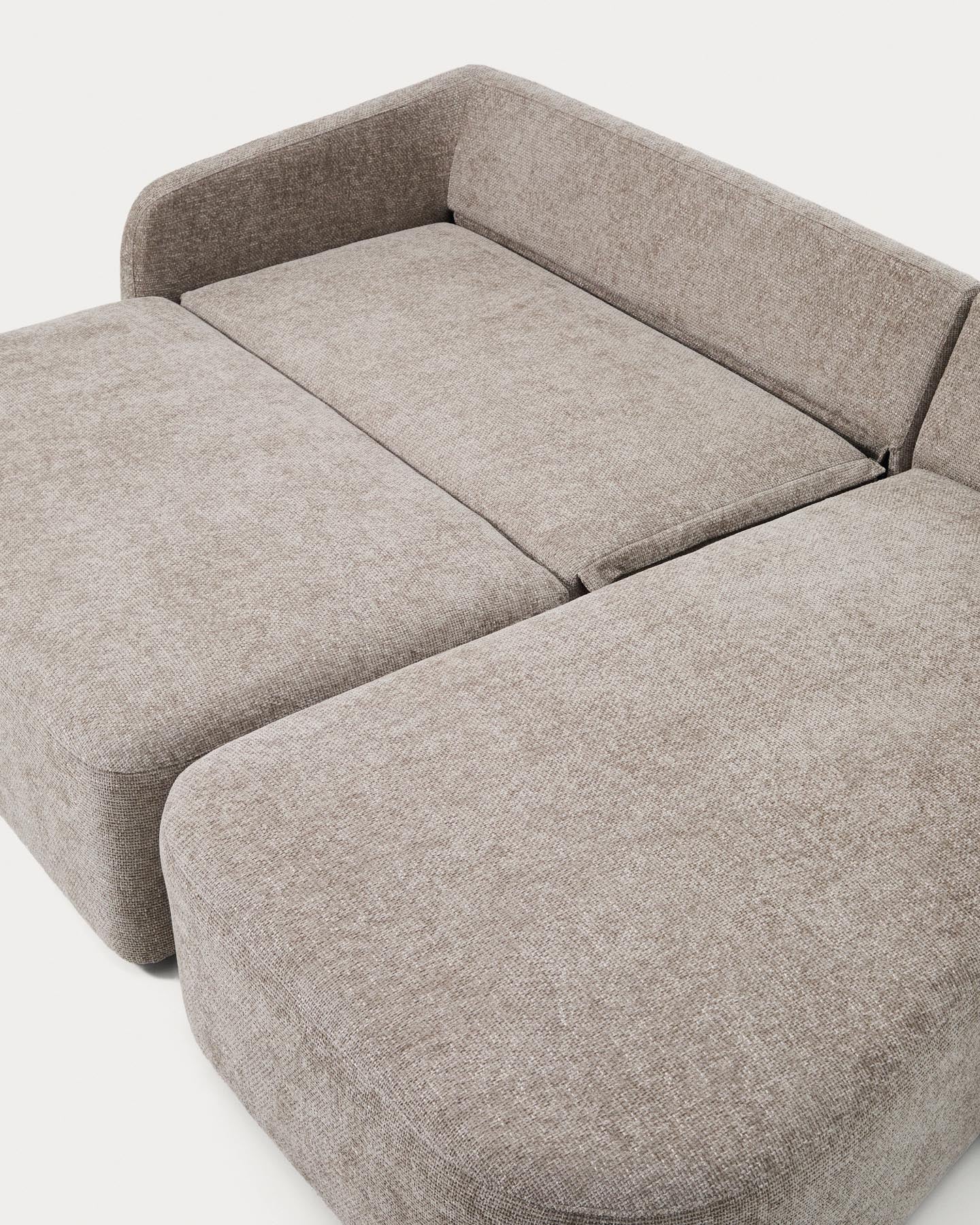 3-Sitzer-Bettsofa Laira in taupefarbener Chenille und Chaiselongue rechts, 246 cm, FSC Mix Credit in Taupe präsentiert im Onlineshop von KAQTU Design AG. Bettsofa ist von Kave Home