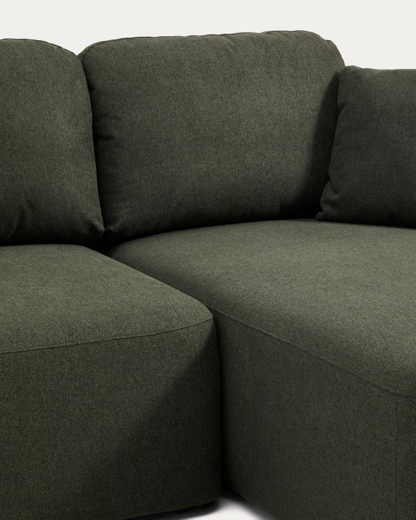 3-Sitzer-Bettsofa Laira in dunkelgrüner Chenille und Chaiselongue rechts, 246 cm, FSC Mix Credit in Dunkelgrün präsentiert im Onlineshop von KAQTU Design AG. Bettsofa ist von Kave Home