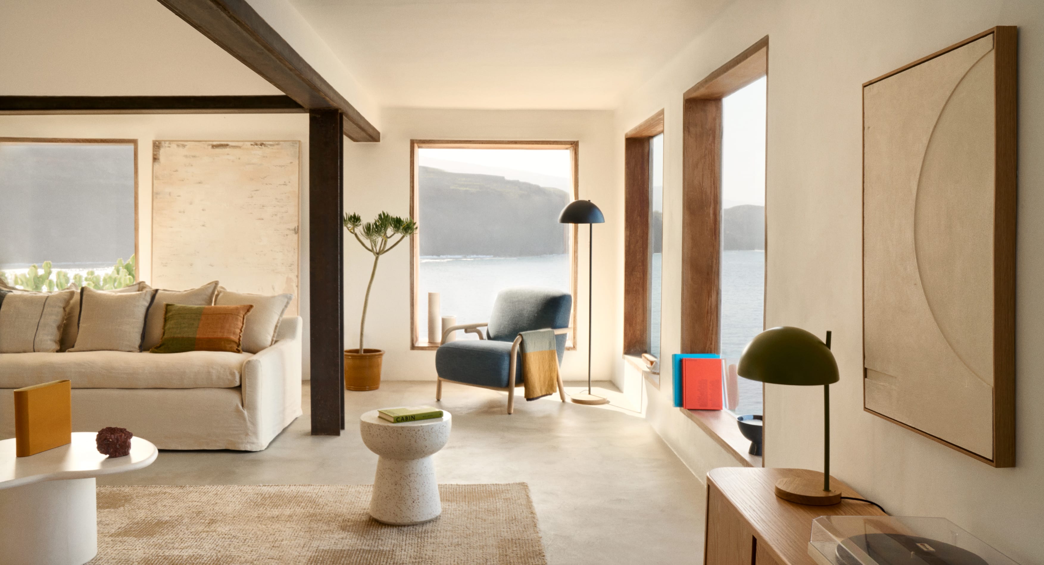 Beige 3-Sitzer-Sofa Zenira von Kave Home: Abnehmbarer Bezug aus Baumwolle und Leinen, luxuriöse Kissen für höchsten Komfort und stilvolle Akzente.