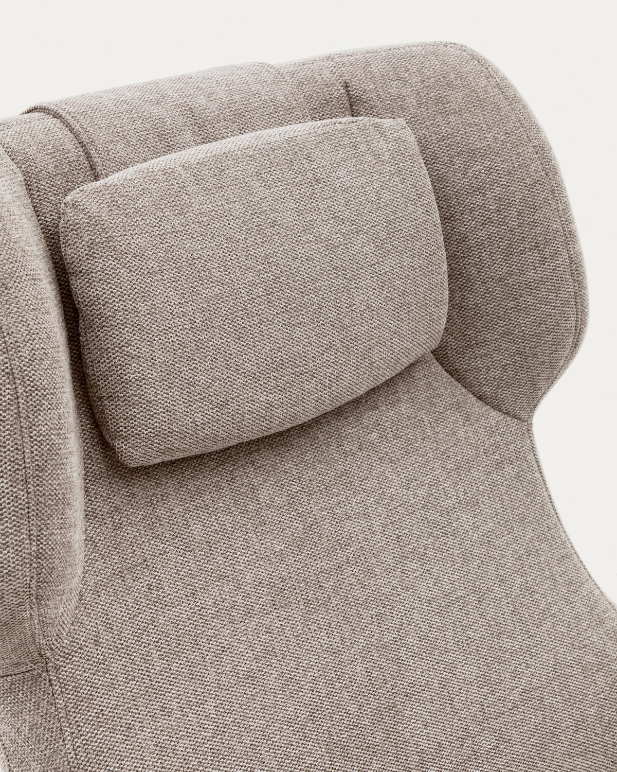 Zalina Drehsessel aus beigefarbenem Chenille und Stahl mit schwarzem Finish FSC 100% in Beige, Schwarz präsentiert im Onlineshop von KAQTU Design AG. Drehsessel ist von Kave Home