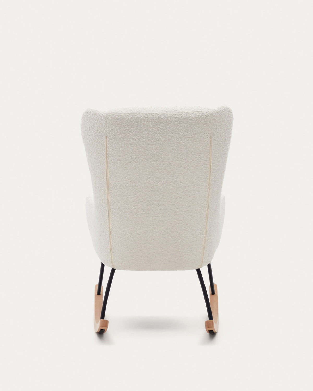 Maustin Schaukelstuhl mit weissem Bouclé und Gestell aus Stahl und Buchenholz in Weiss, Natur, Schwarz präsentiert im Onlineshop von KAQTU Design AG. Schaukelstuhl ist von Kave Home