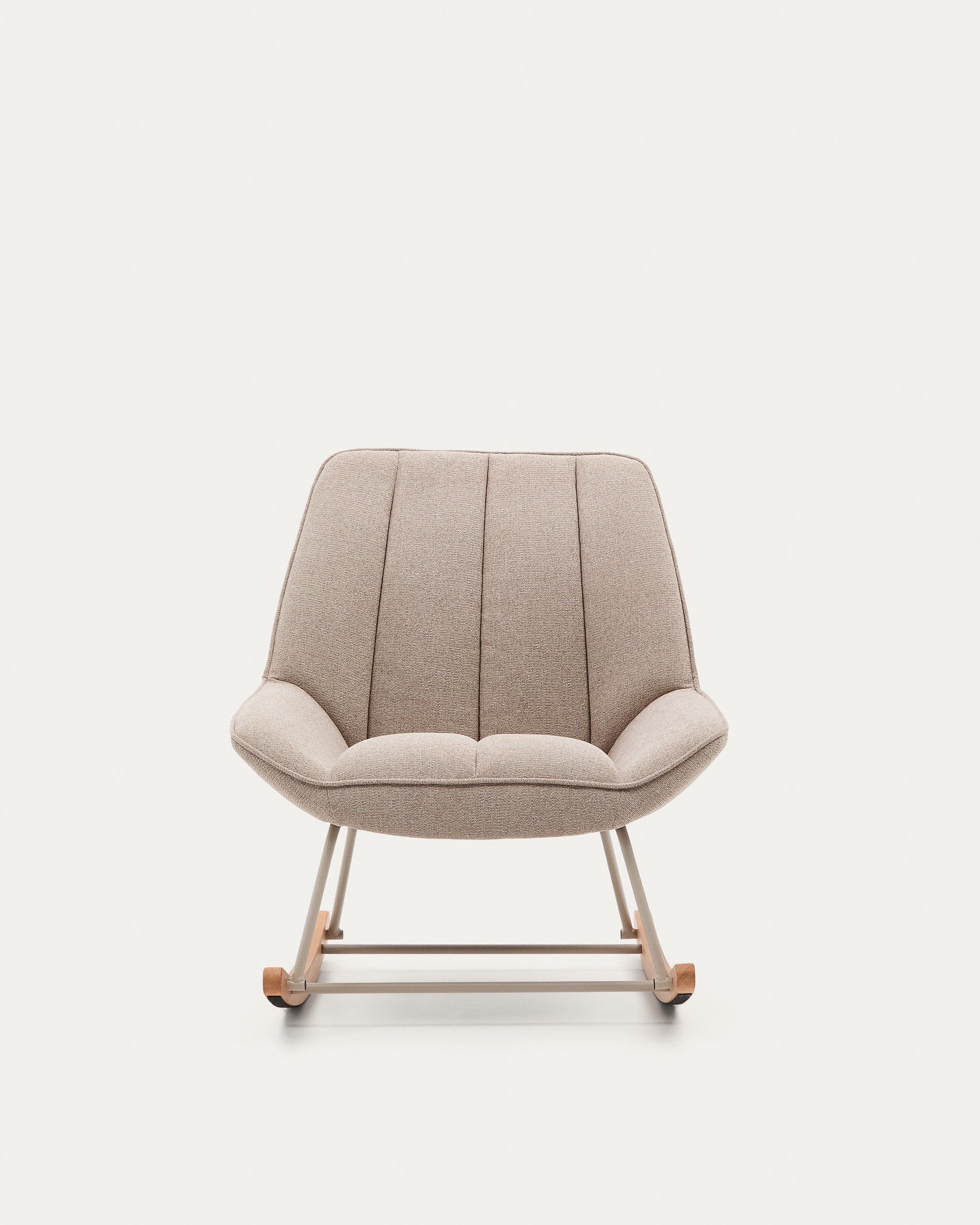 Eleganter Schaukelstuhl Marlina mit beigem Chenille-Bezug und grauem Metallgestell, perfekt für modernes und komfortables Wohnen.