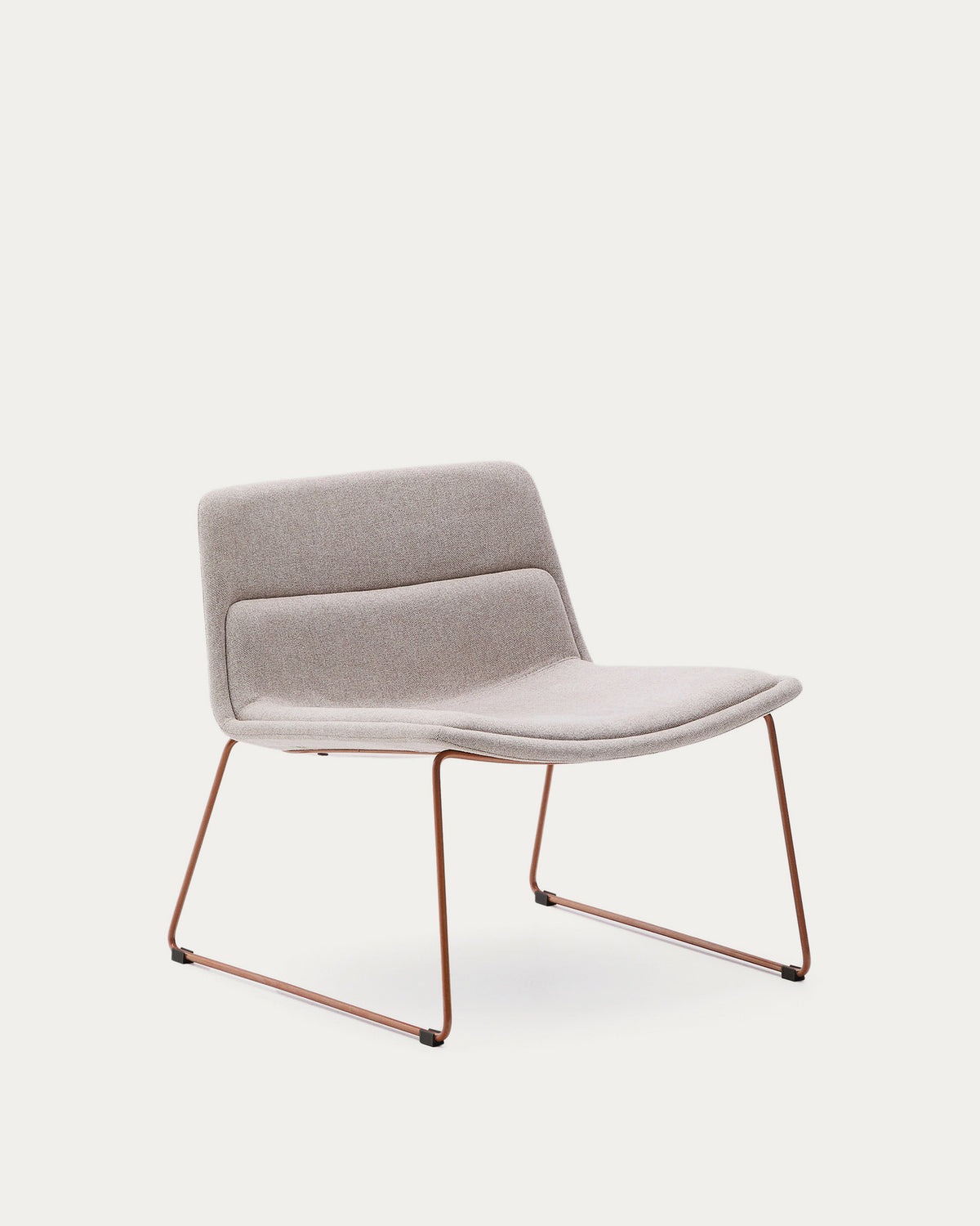 Sessel Zahara in Beige mit Stahlbeinen und Terrakotta-Finish FSC 100% in Beige präsentiert im Onlineshop von KAQTU Design AG. Sessel ist von Kave Home