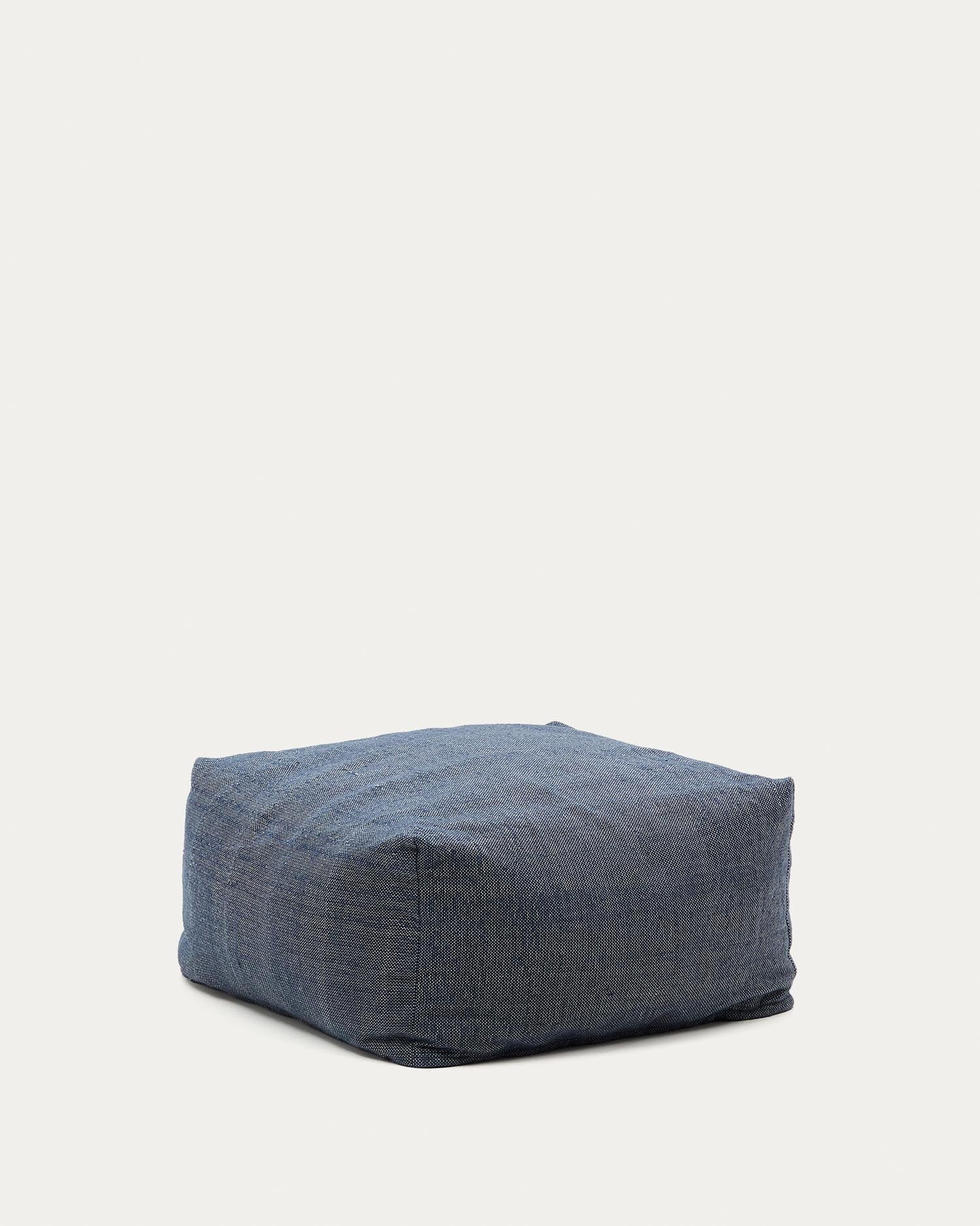Der Vedell Pouf von Kave Home: Stilvoll, umweltfreundlich, aus 100% recyceltem PET, in Blau, für drinnen und draussen, 60x60 cm.