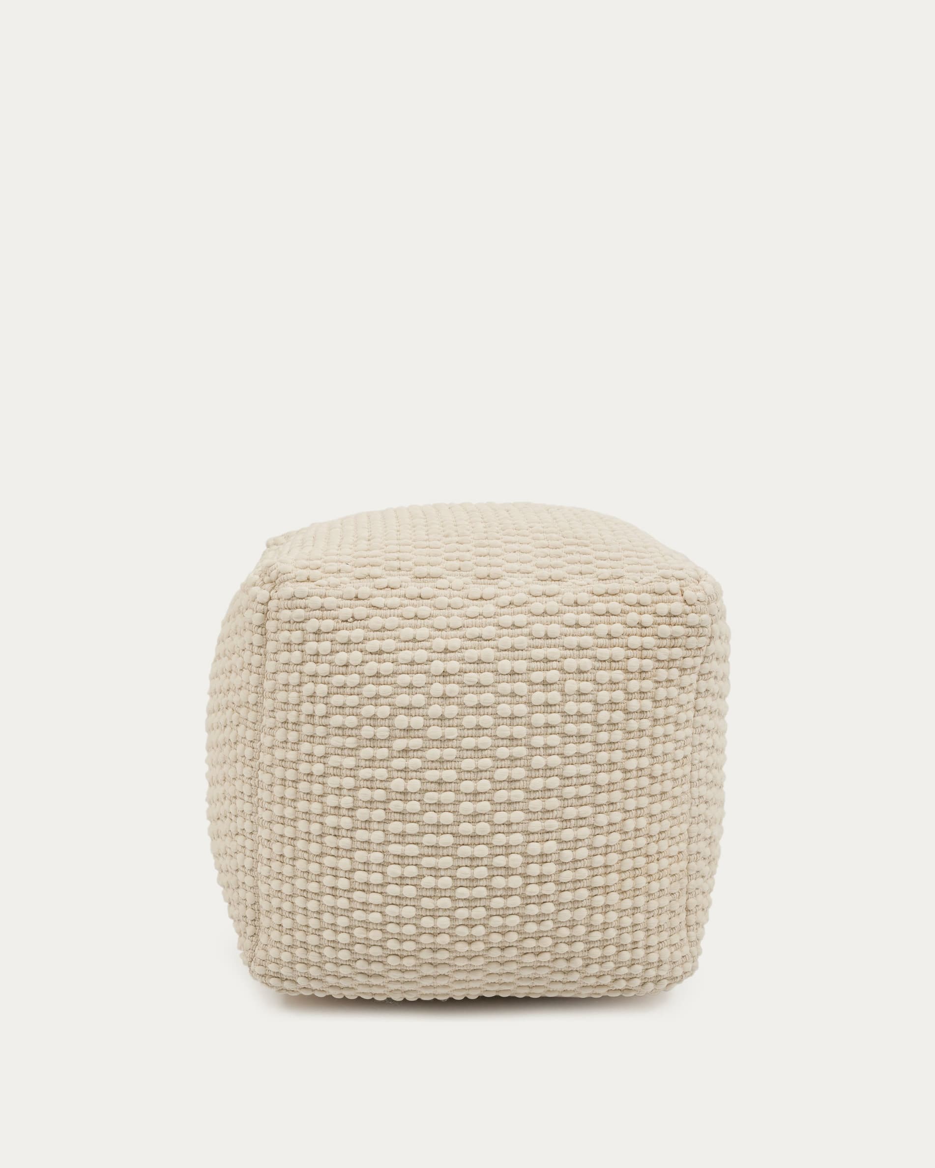 Eleganter Mascarell Pouf von Kave Home: 45x45 cm, aus Baumwolle & Polyester, in Weiss. Komfortabel, langlebig, pflegeleicht. Ideal für jeden Raum.