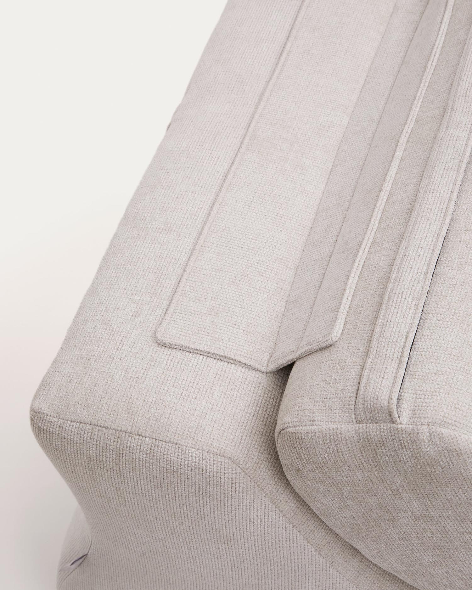 Moderner Sessel Club von Kave Home in edler Chenille-Optik, bietet stilvollen Komfort und passt perfekt in jedes Zuhause.