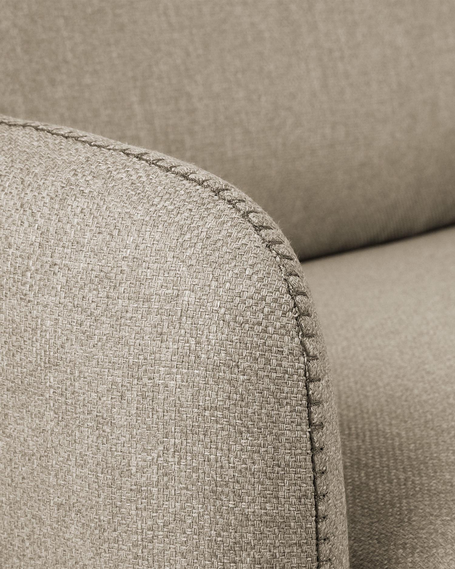 Entdecken Sie das stilvolle Kymoon 2-Sitzer Bettsofa in Chrono Beige von Kave Home. Komfortabel, funktional und ideal für jedes Zuhause!