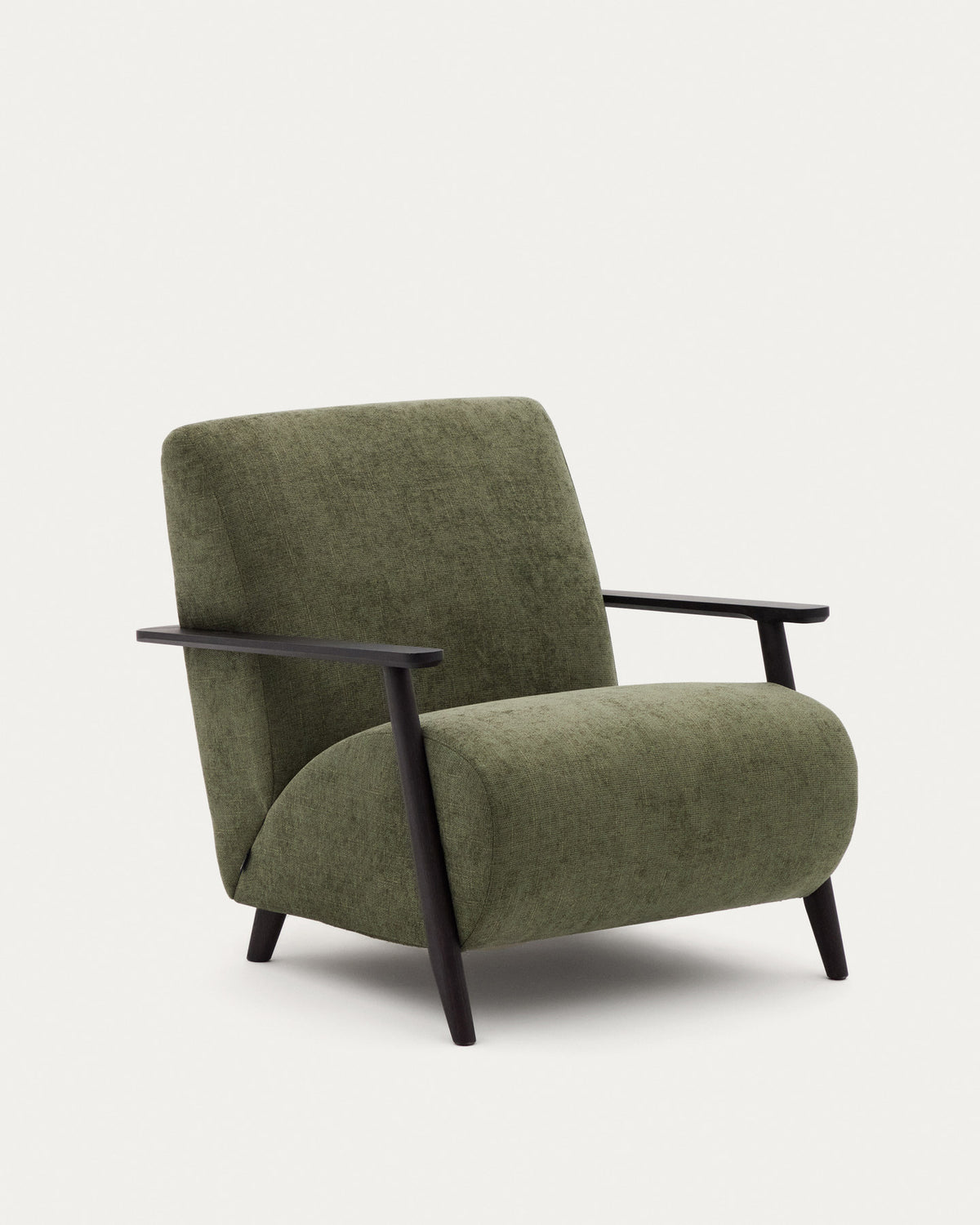 Sessel Meghan aus grünem Chenille und massivem Eschenholz mit Wenge-Finish FSC Mix Credit in Grün präsentiert im Onlineshop von KAQTU Design AG. Sessel ist von Kave Home