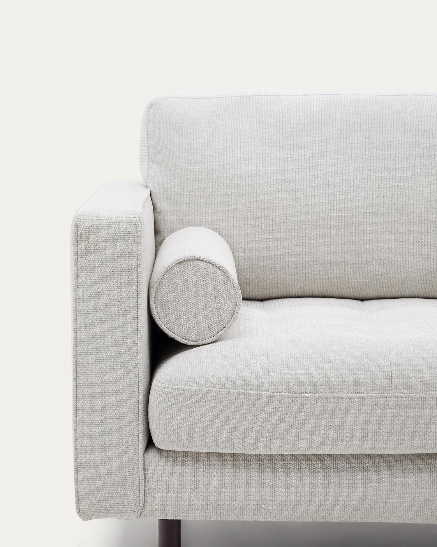 Stilvolles Debra 2-Sitzer-Sofa aus perlfarbener Chenille mit stabilen Wenge-Finish-Beinen, perfekt für Ihr modernes Wohnzimmer.