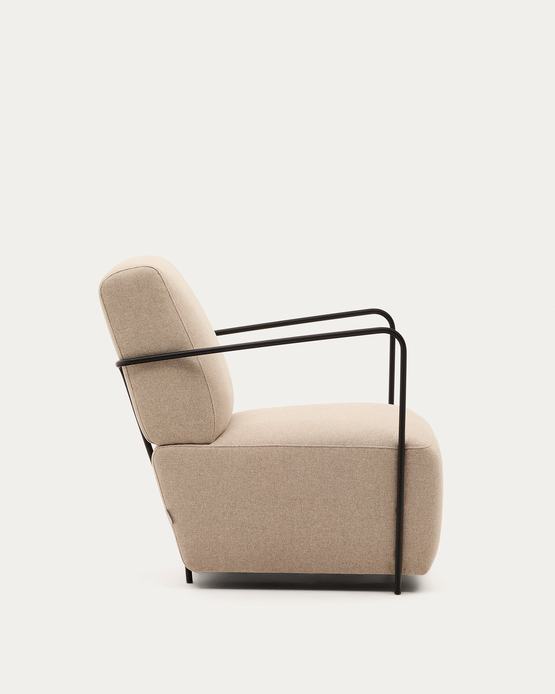 Moderner Gamer-Sessel in lebhaftem Grün und mattschwarzem Metall, vereint Komfort und Stil für Ihr Gaming-Setup oder Wohnzimmer.