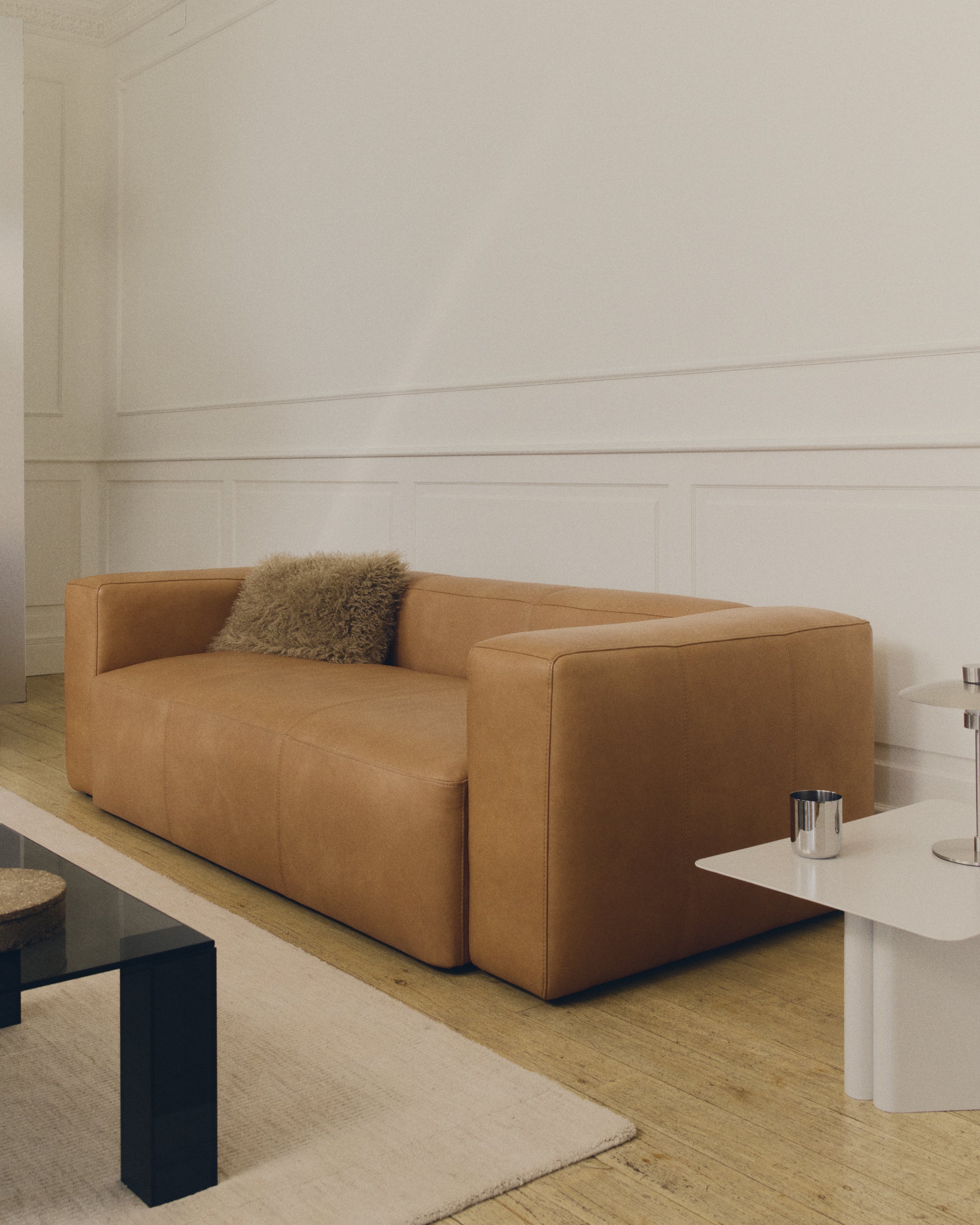 Elegantes 3-Sitzer Sofa Blok aus hochwertigem braunem Leder, 240 cm, stilvoll und modern, ideal für jedes Wohnzimmer.