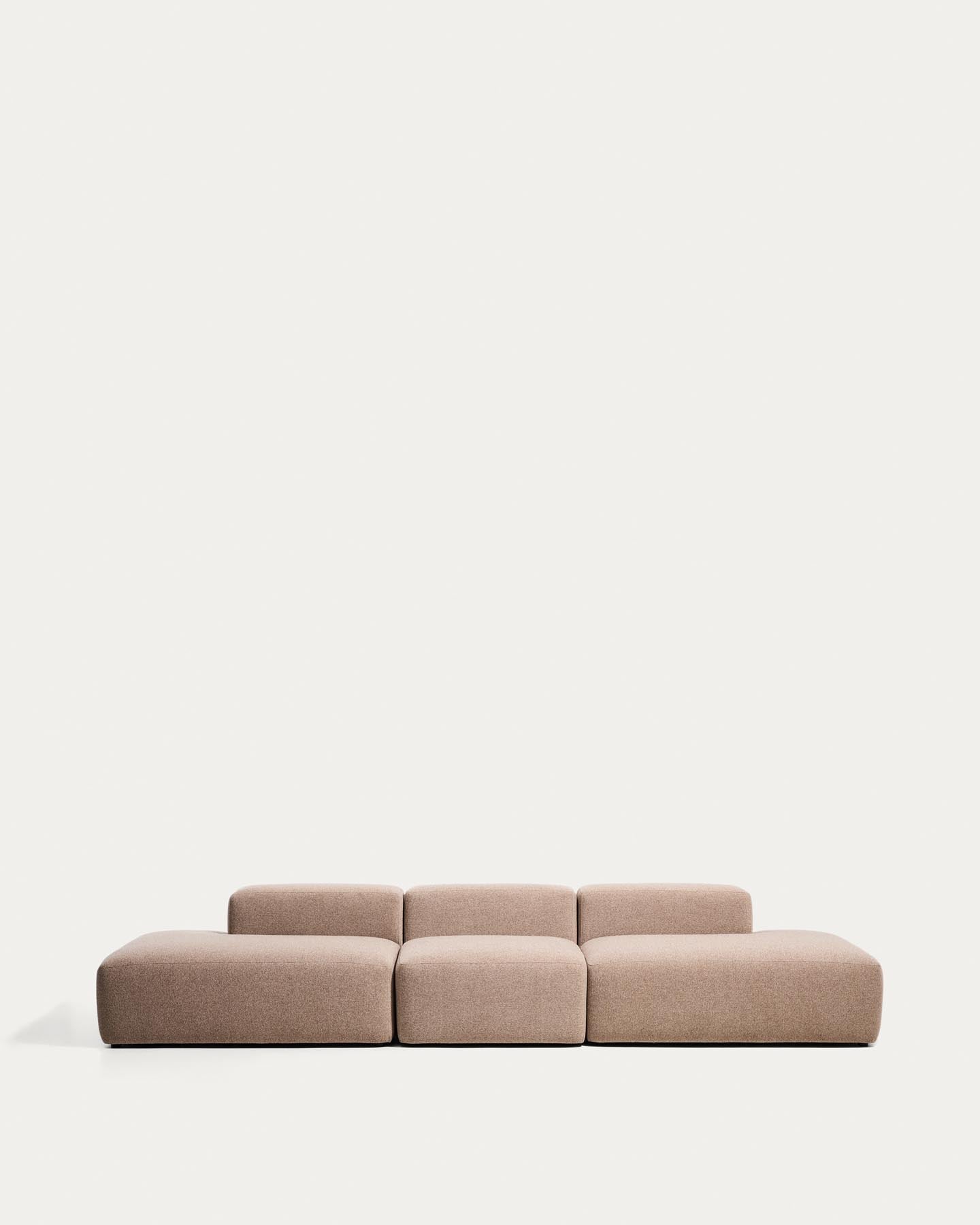 4-Sitzer-Sofa Blok in brauner Chenille, 380 cm, FSC Mix Credit in Taupe präsentiert im Onlineshop von KAQTU Design AG. 4er Sofa ist von Kave Home