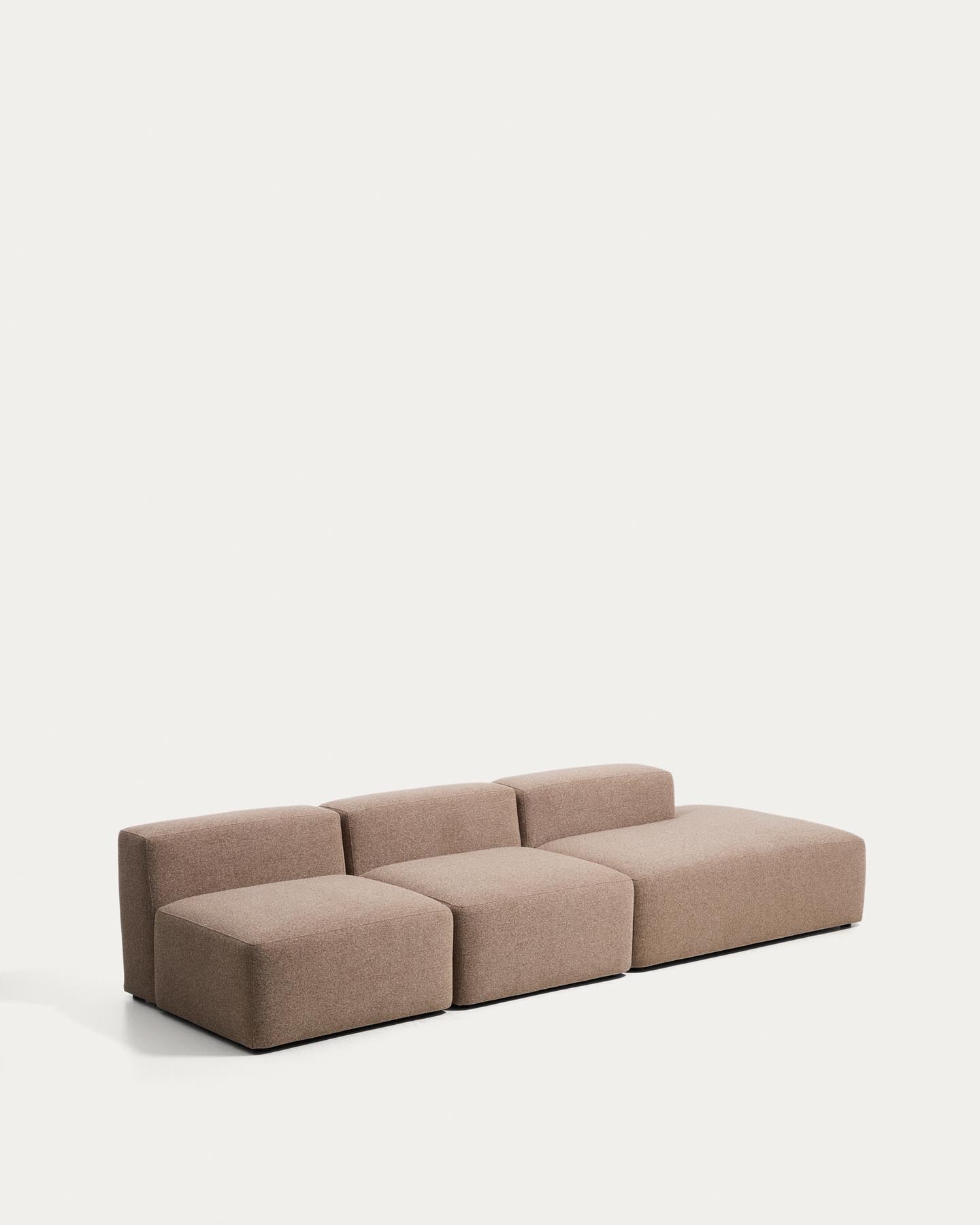 3-Sitzer-Sofa Blok mit Randmodul rechts in brauner Chenille, 325 cm, FSC Mix Credit in Taupe präsentiert im Onlineshop von KAQTU Design AG. 3er Sofa ist von Kave Home